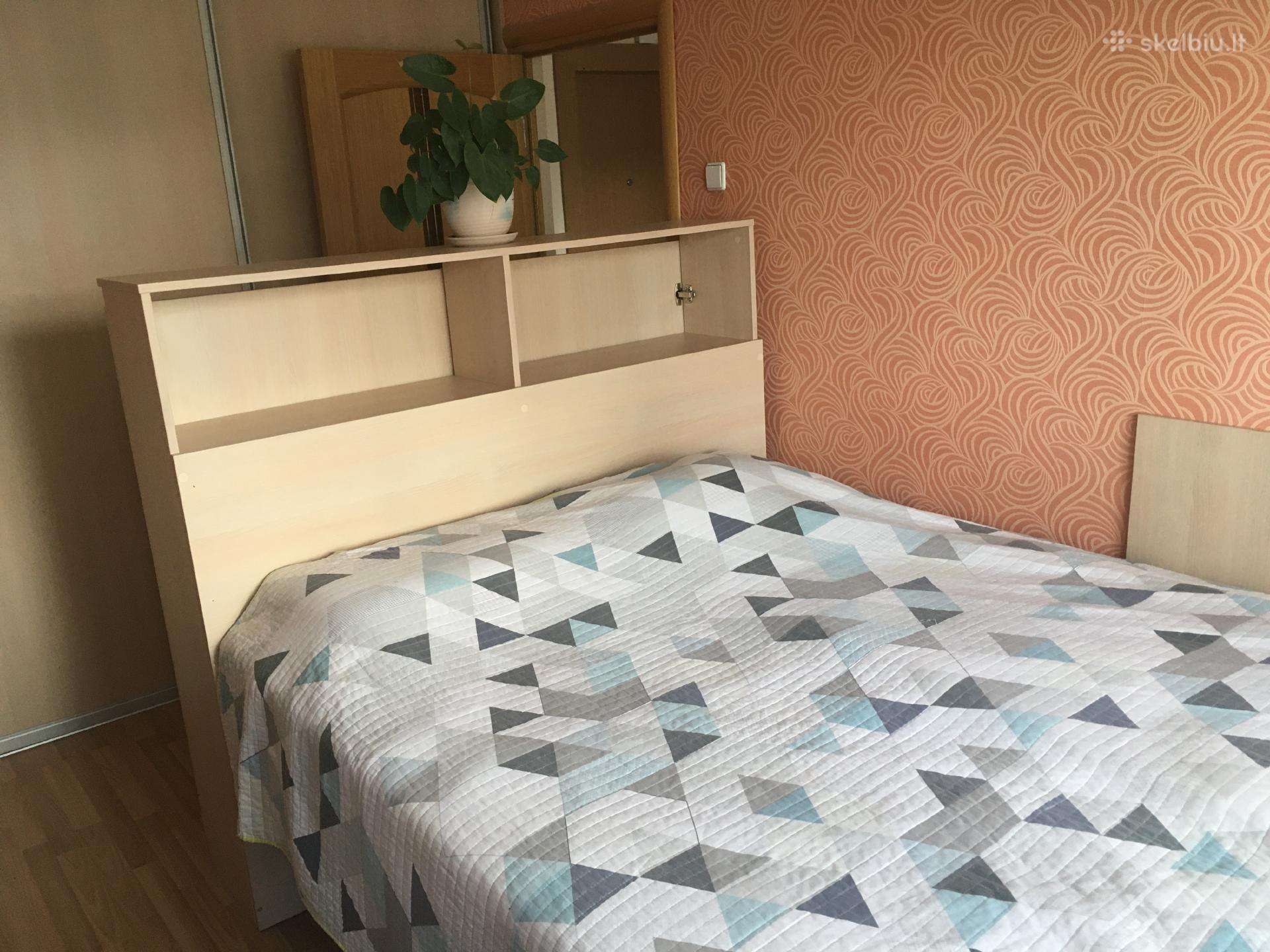 Dvigulė lova 160x200 su stalčiais, čiužinys Lonas