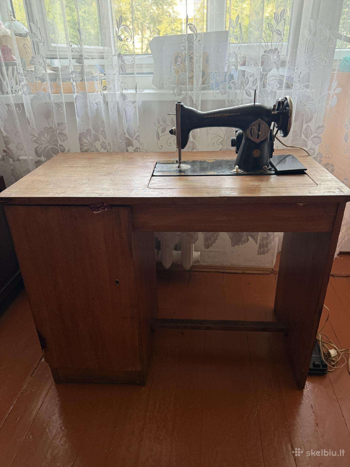 Siuvimo mašina Pmz elektrinė veikianti su spintele
