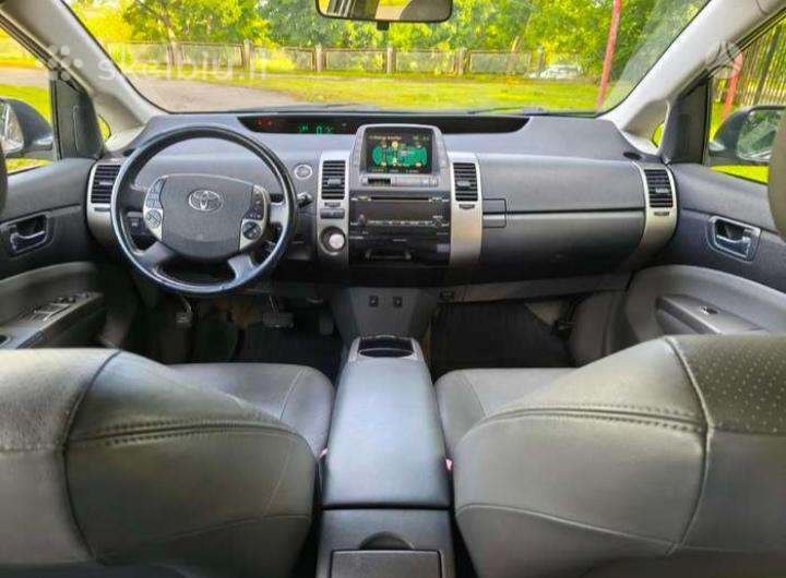 Toyota Prius, Хэтчбек