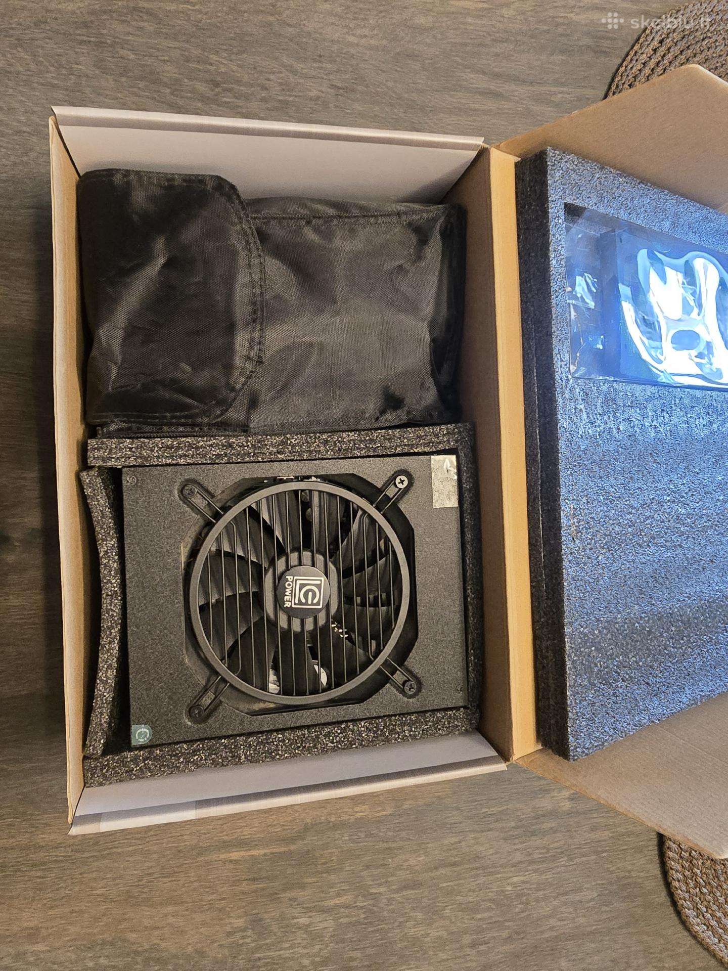 Lcpower 1200w Platinum maitinimo blokas.