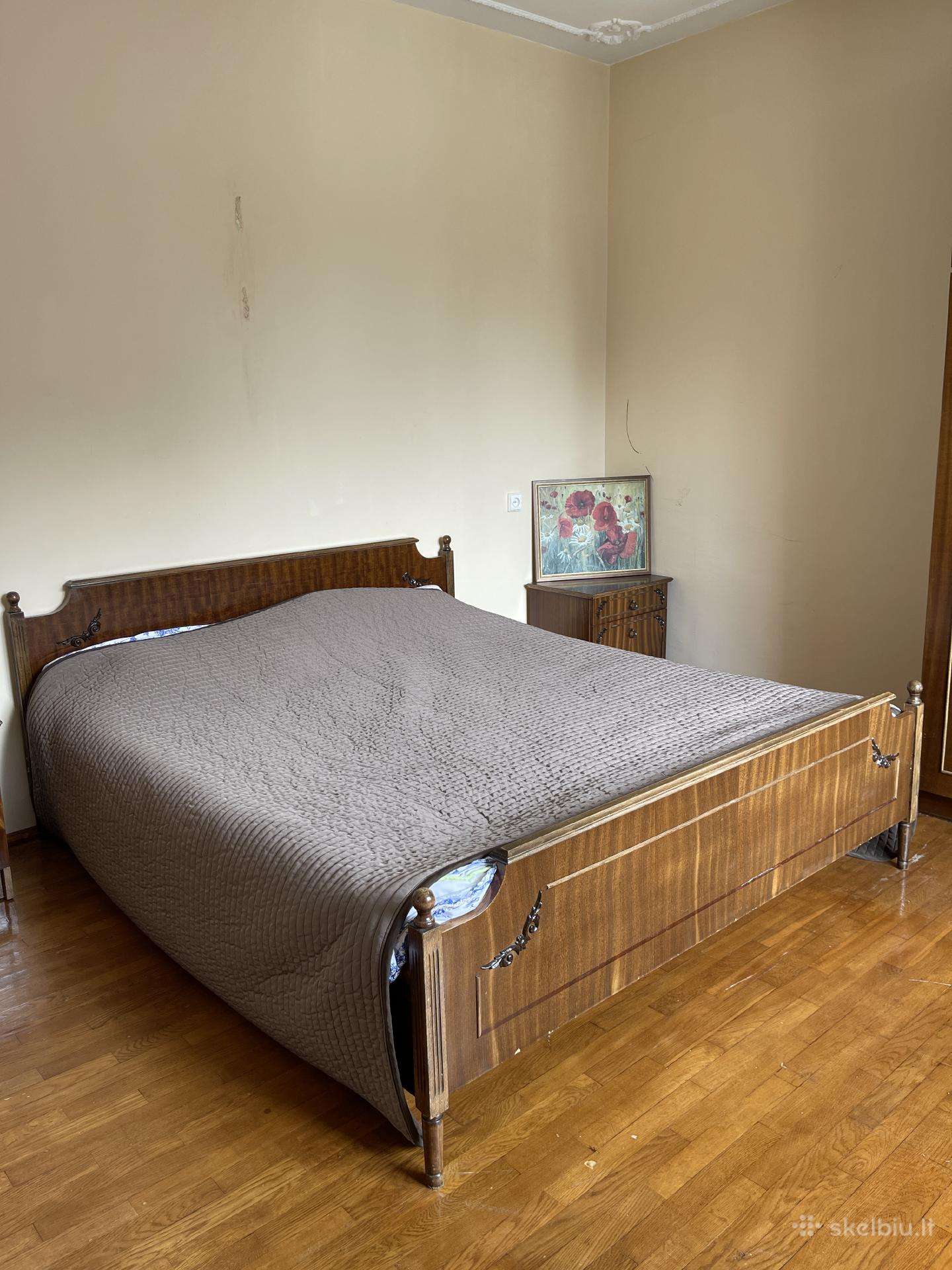 Miegamojo komplektas (160x200)čiužiniui ir spintos