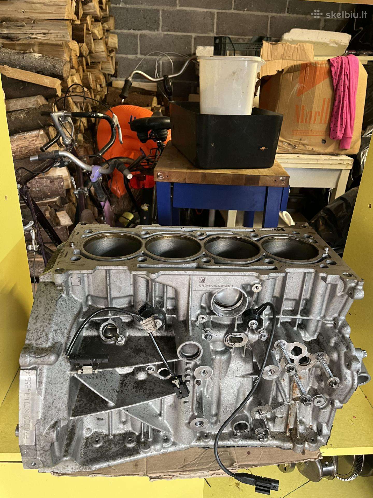 Mercedes benz cla250 variklio dalys