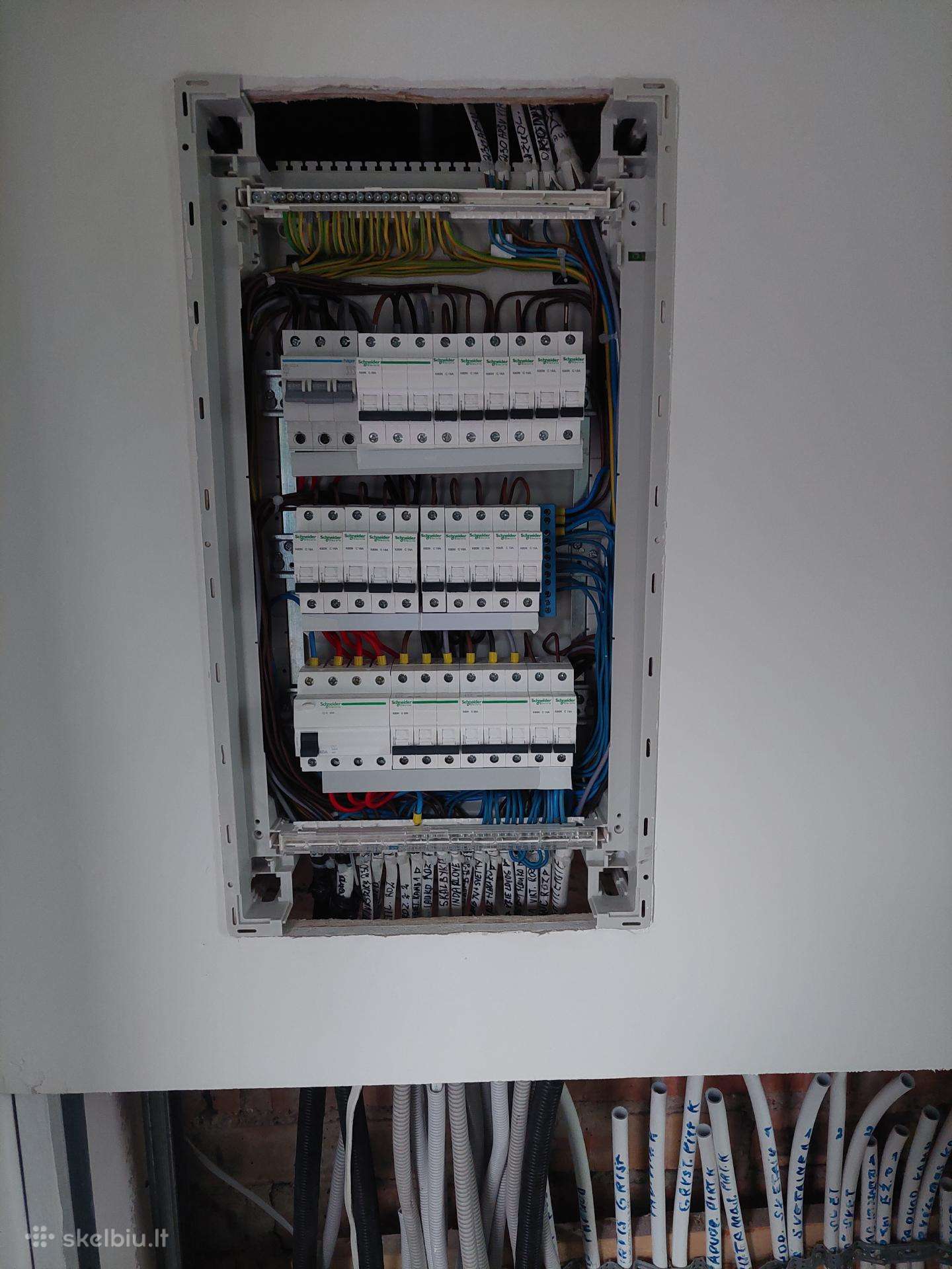 Elektros instaliacijos darbai, elektrikas