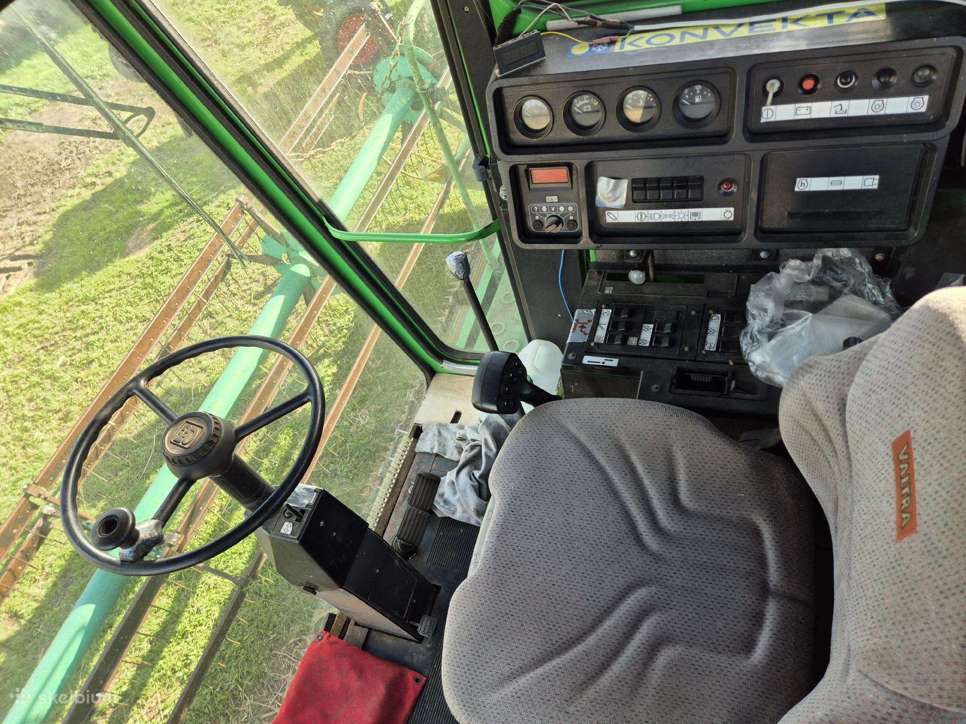 Rostselmash 1500, combine harvesters