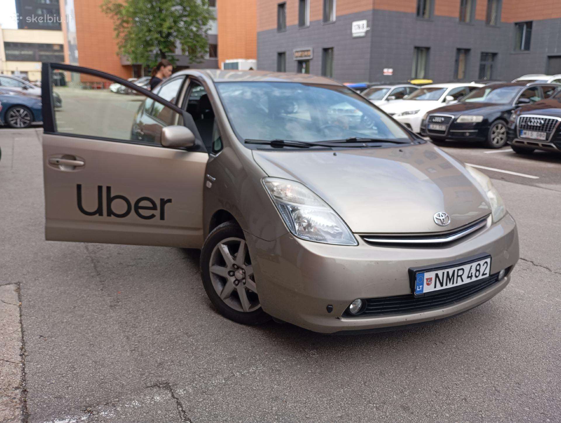 Toyota Prius, Хэтчбек