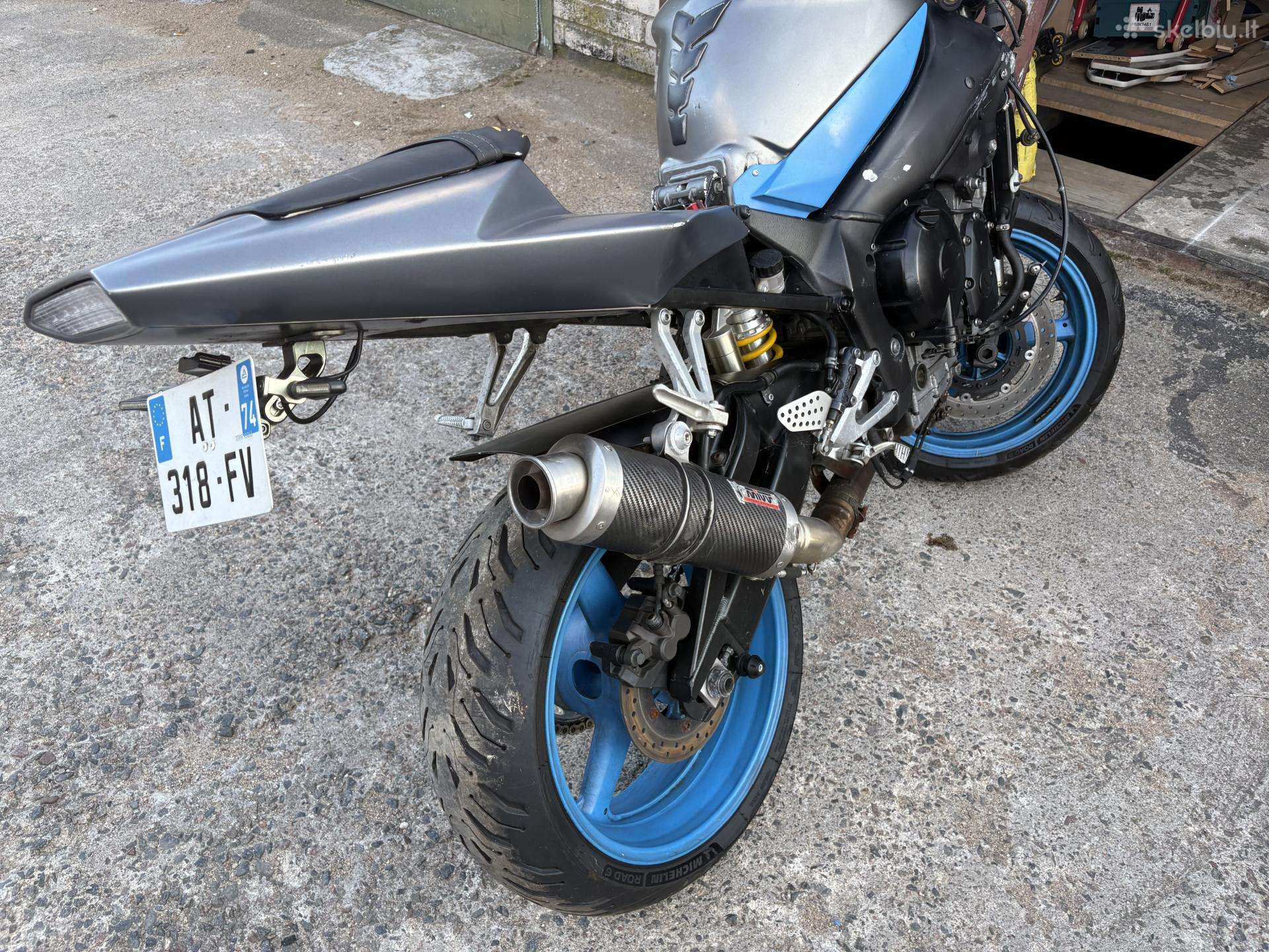 Yamaha R1, superbikes