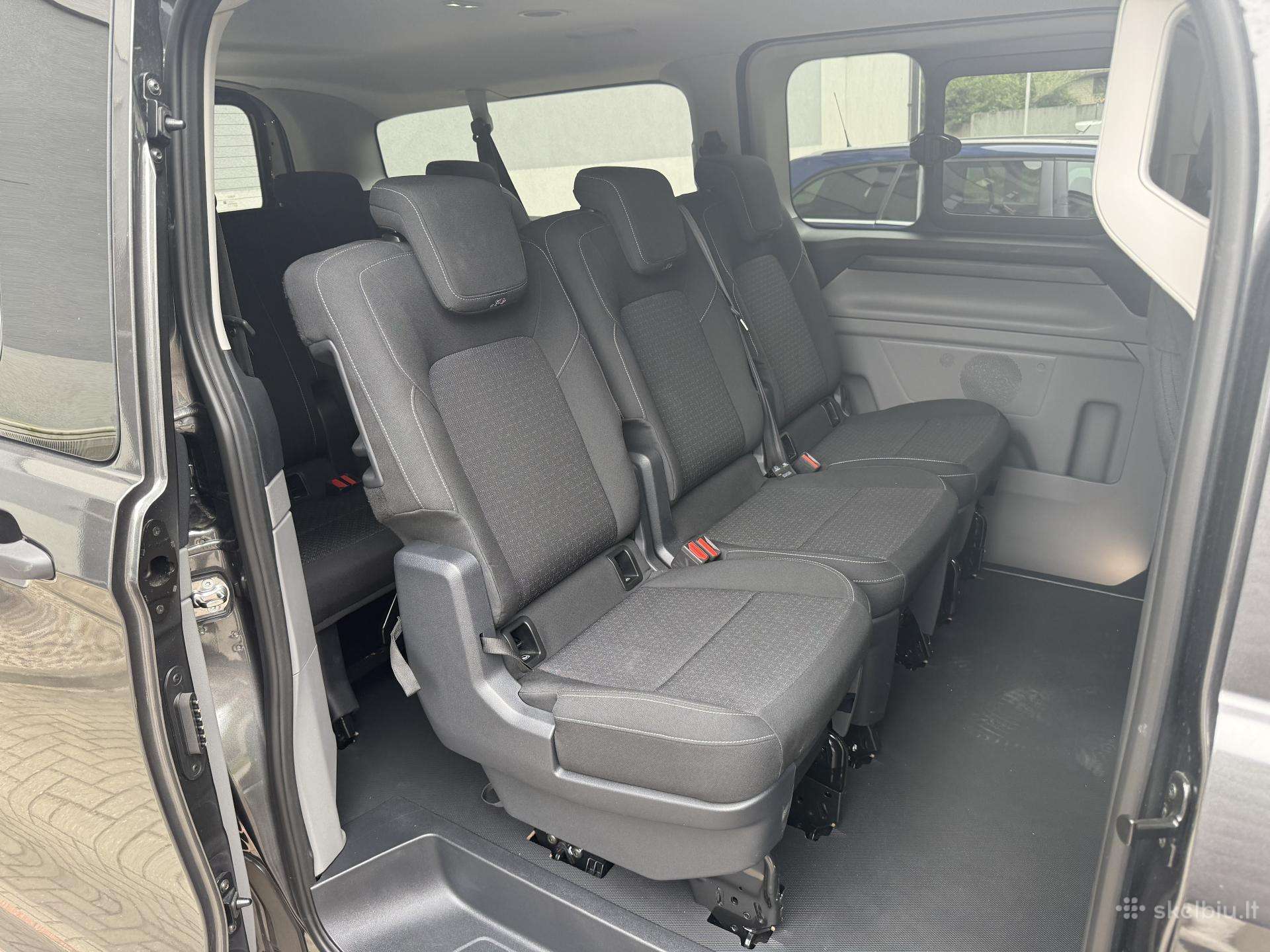 Ford Tourneo Custom, passenger minibus