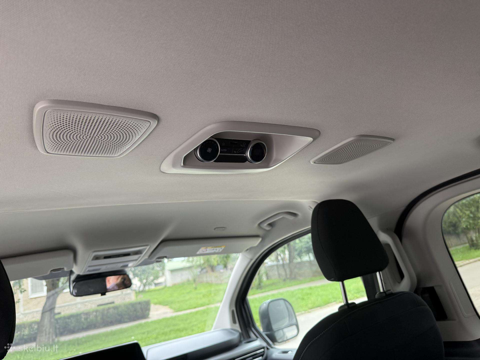 Ford Tourneo Custom, passenger minibus