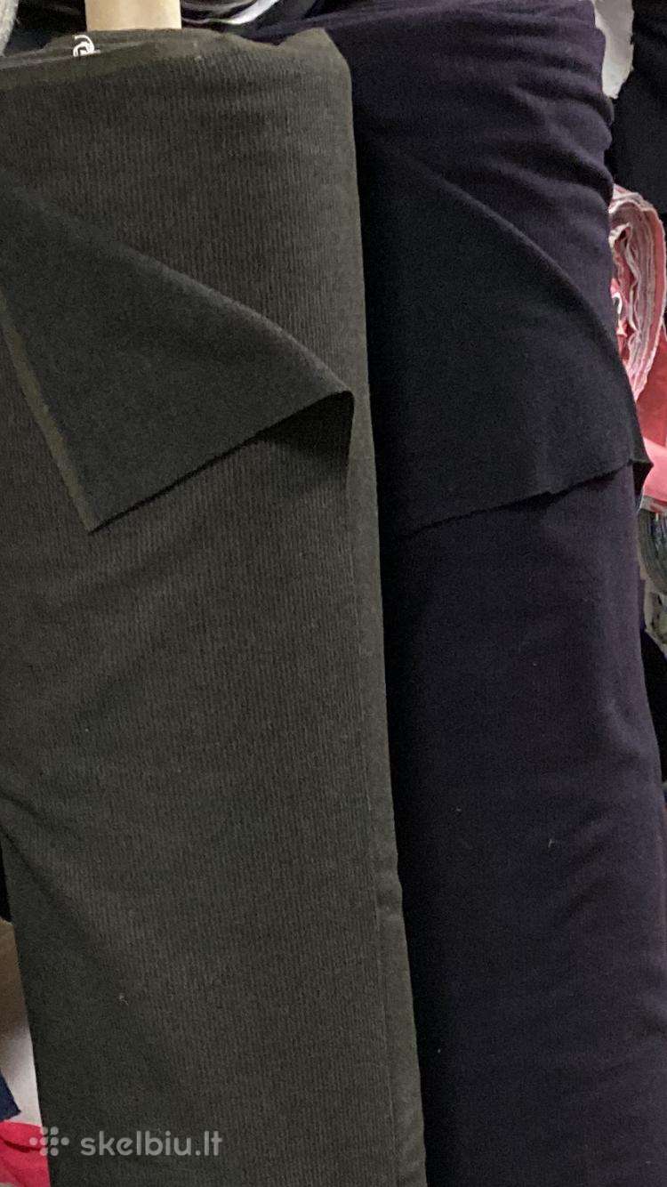 Išparduodami vilnoniai audiniai