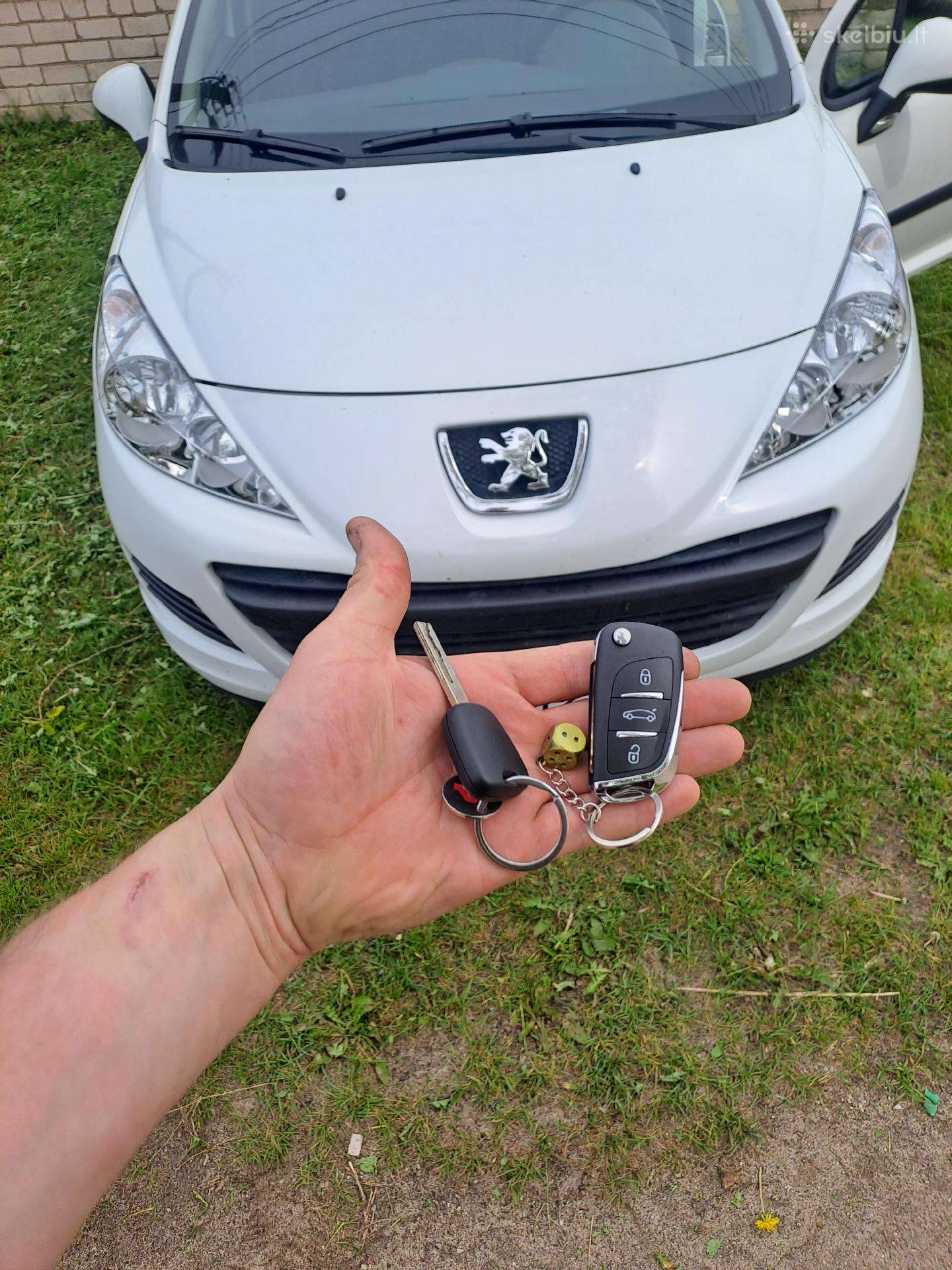 Pametėte auto raktus Gaminu ir programuoju vietoj