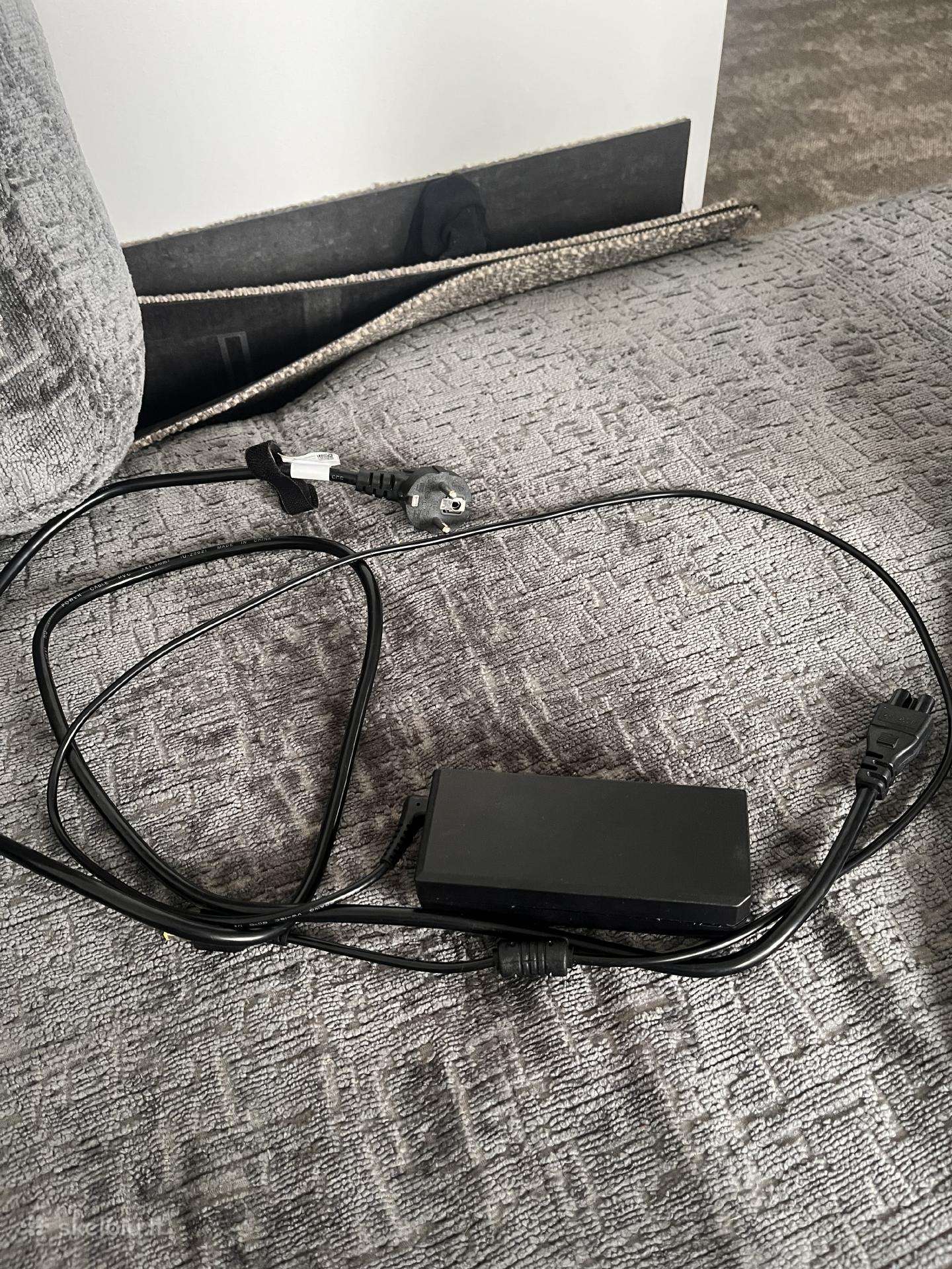 Lenovo L560