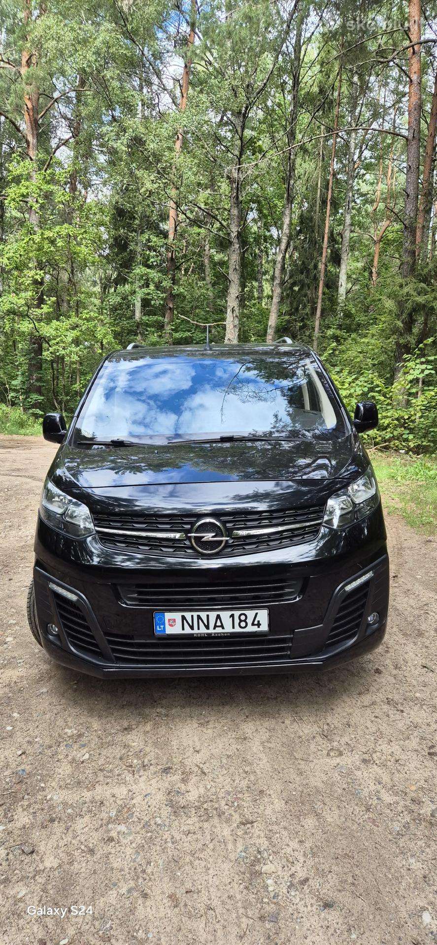 Auto su vairuotoju