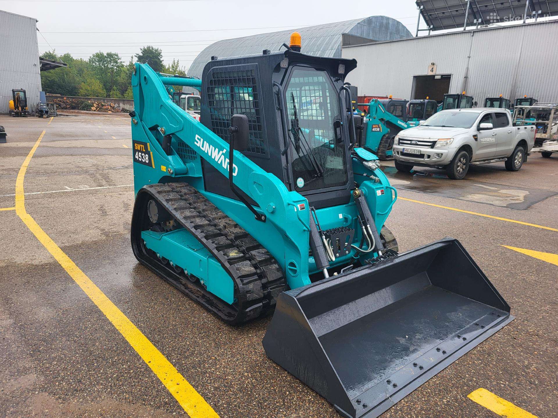 Sunward SWTL4538, mini loaders