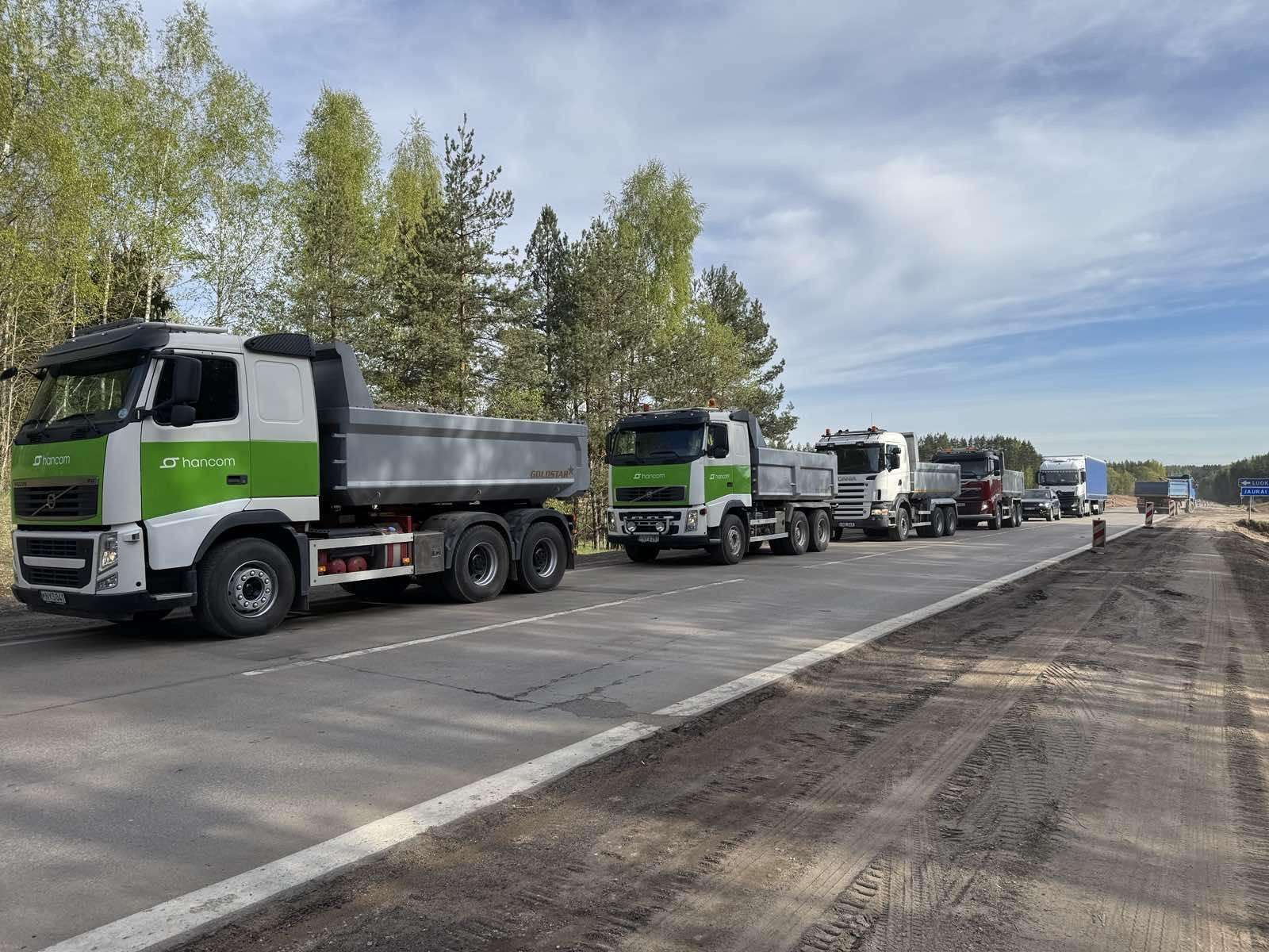 Savivarčių sunkvežimių nuoma