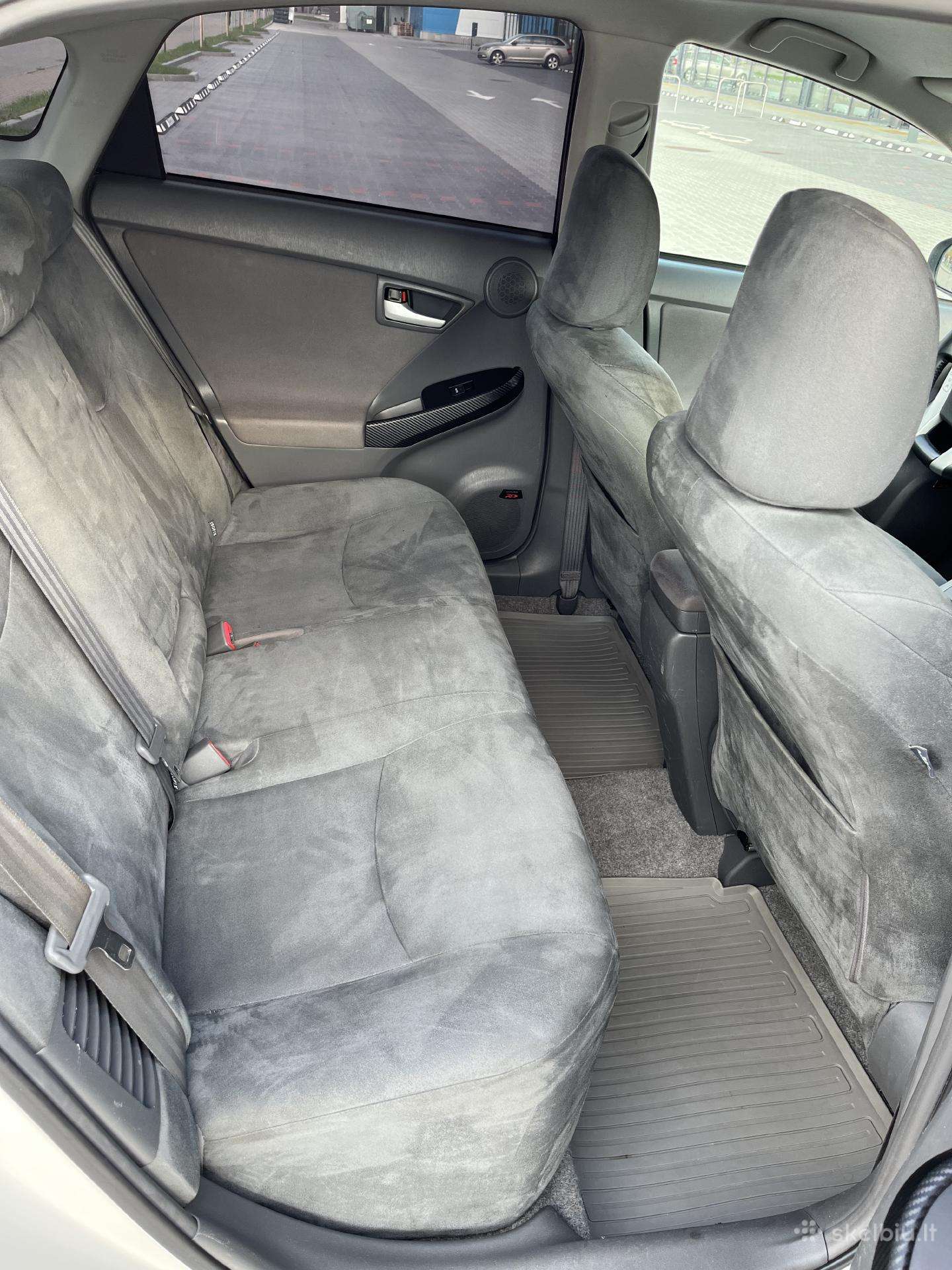 Toyota Prius, Хэтчбек