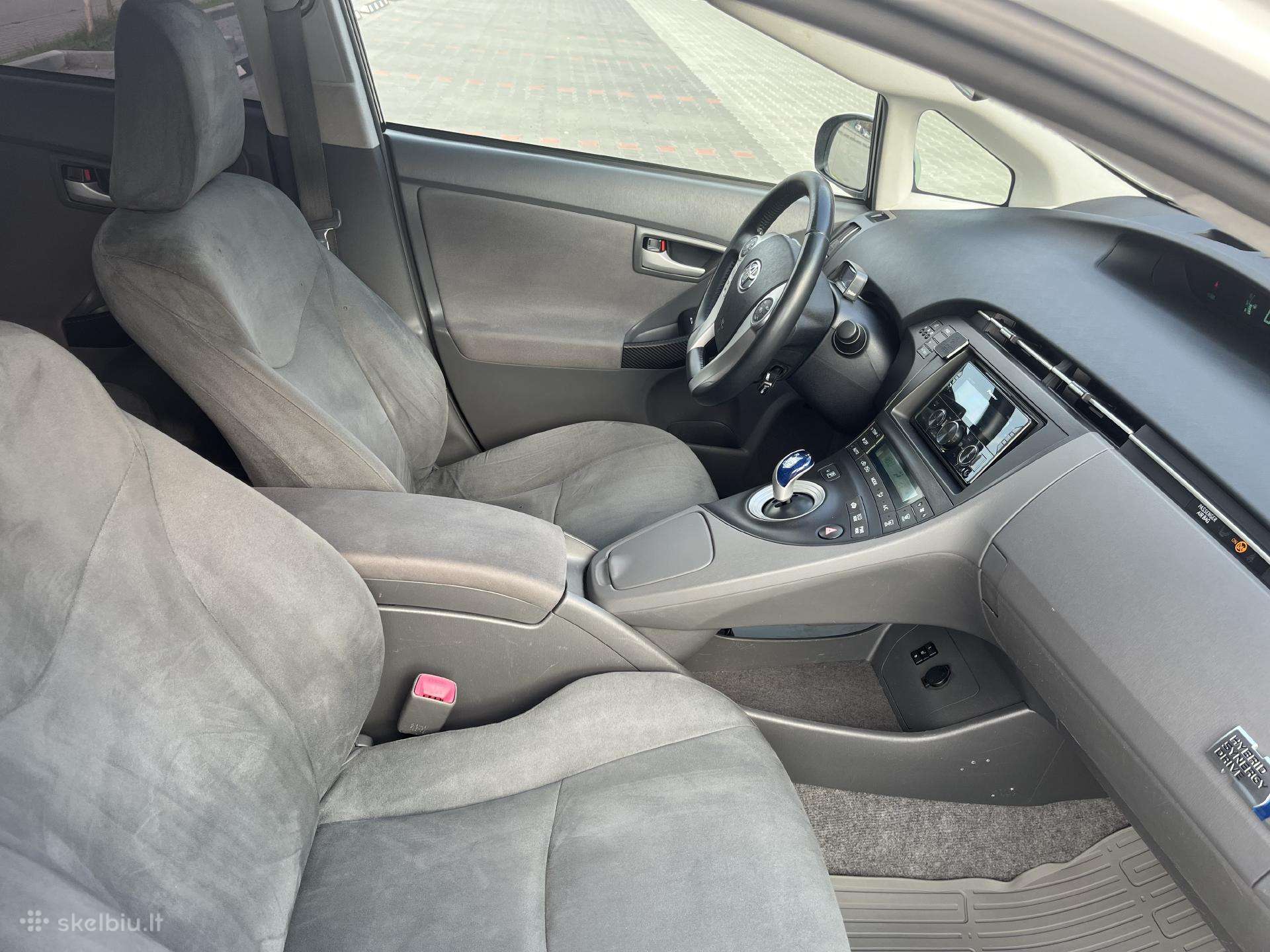 Toyota Prius, Хэтчбек