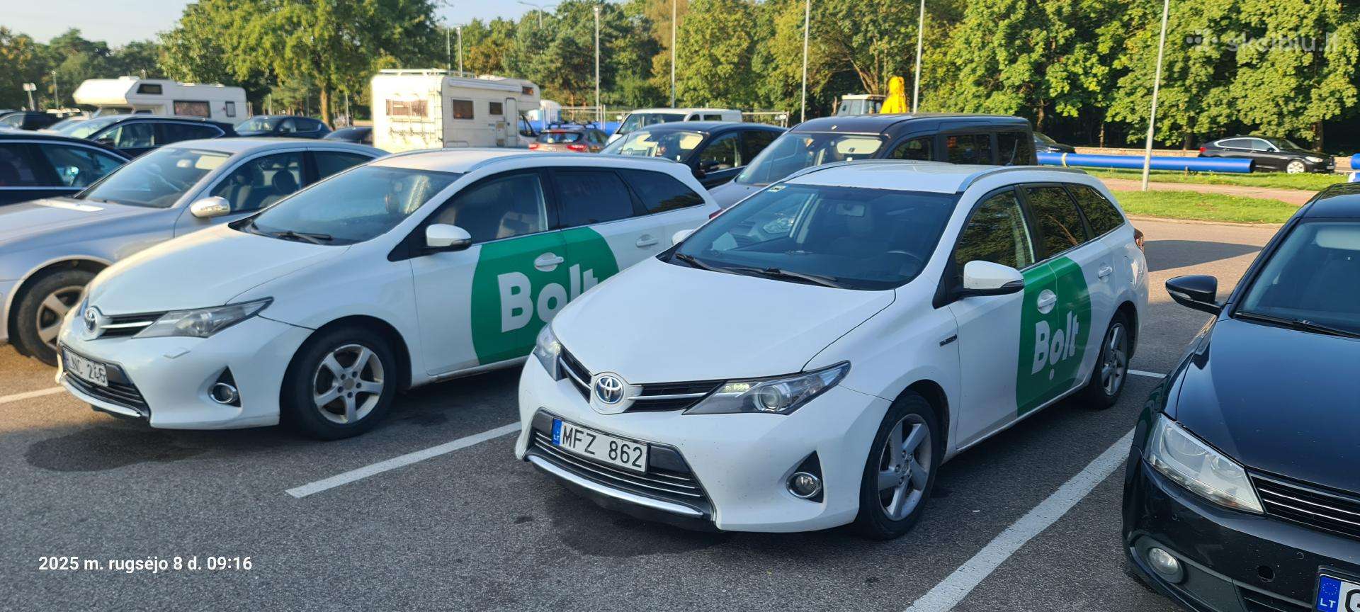 Darbas vairuotojui su pavežėjo veikla-kurjeriu