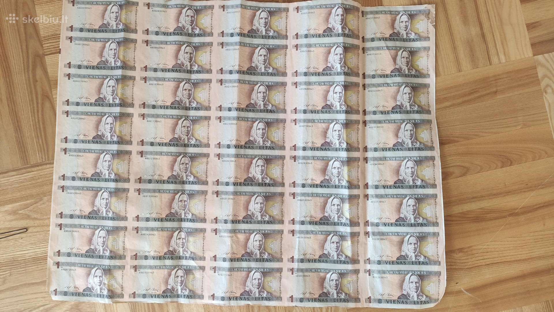 1 lito banknotų lapas.nekarpyti