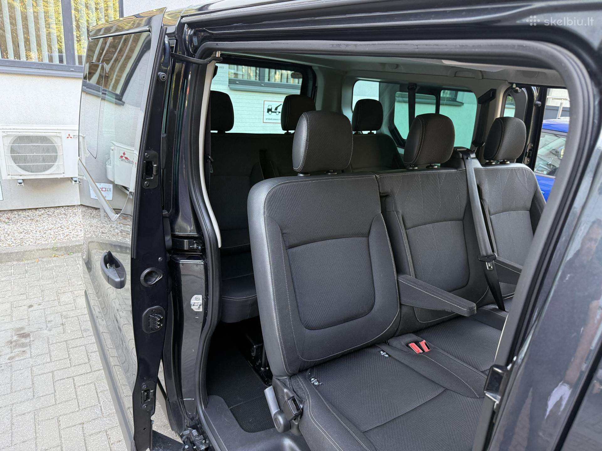 Renault Trafic, passenger minibus