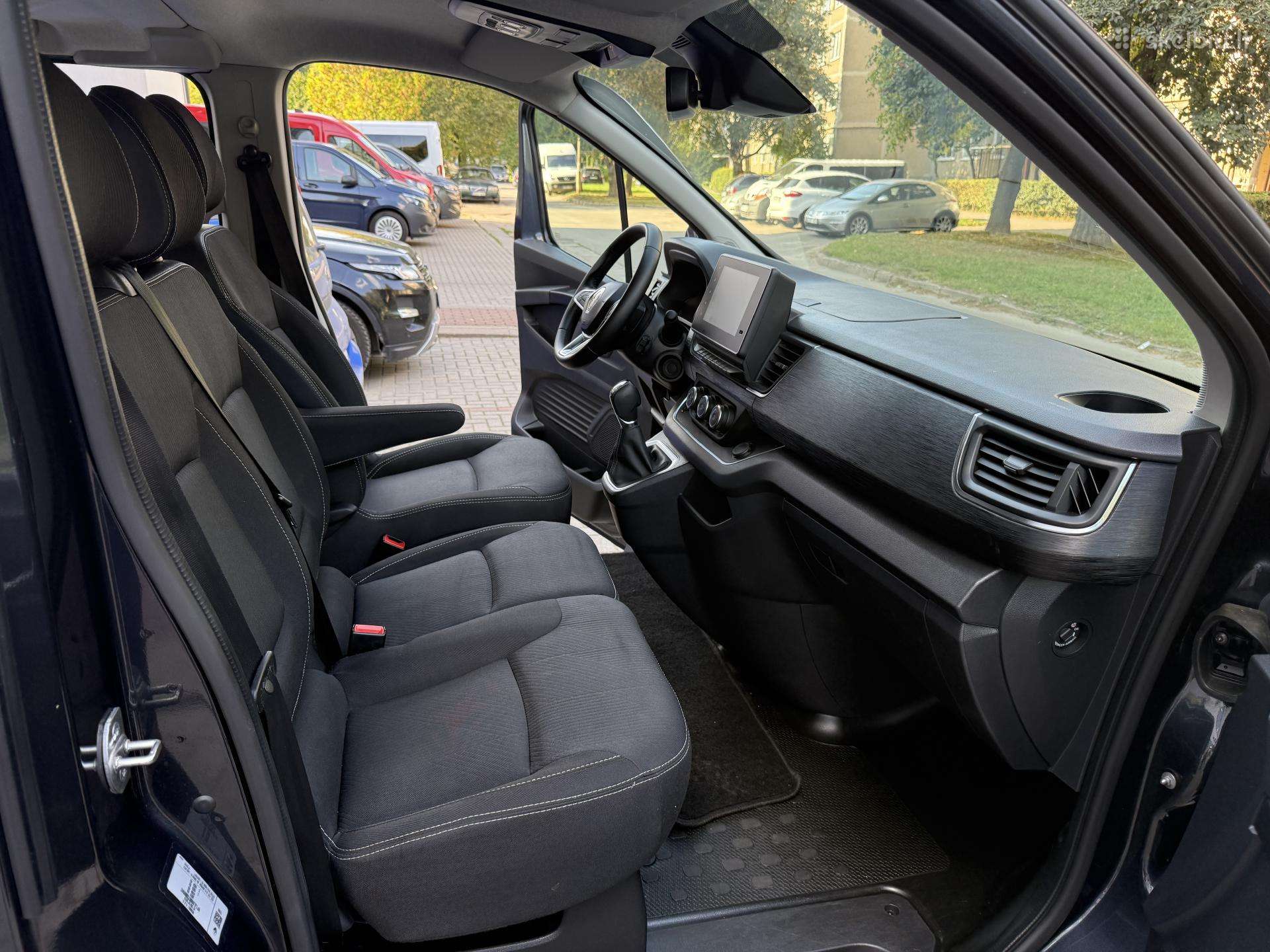 Renault Trafic, passenger minibus