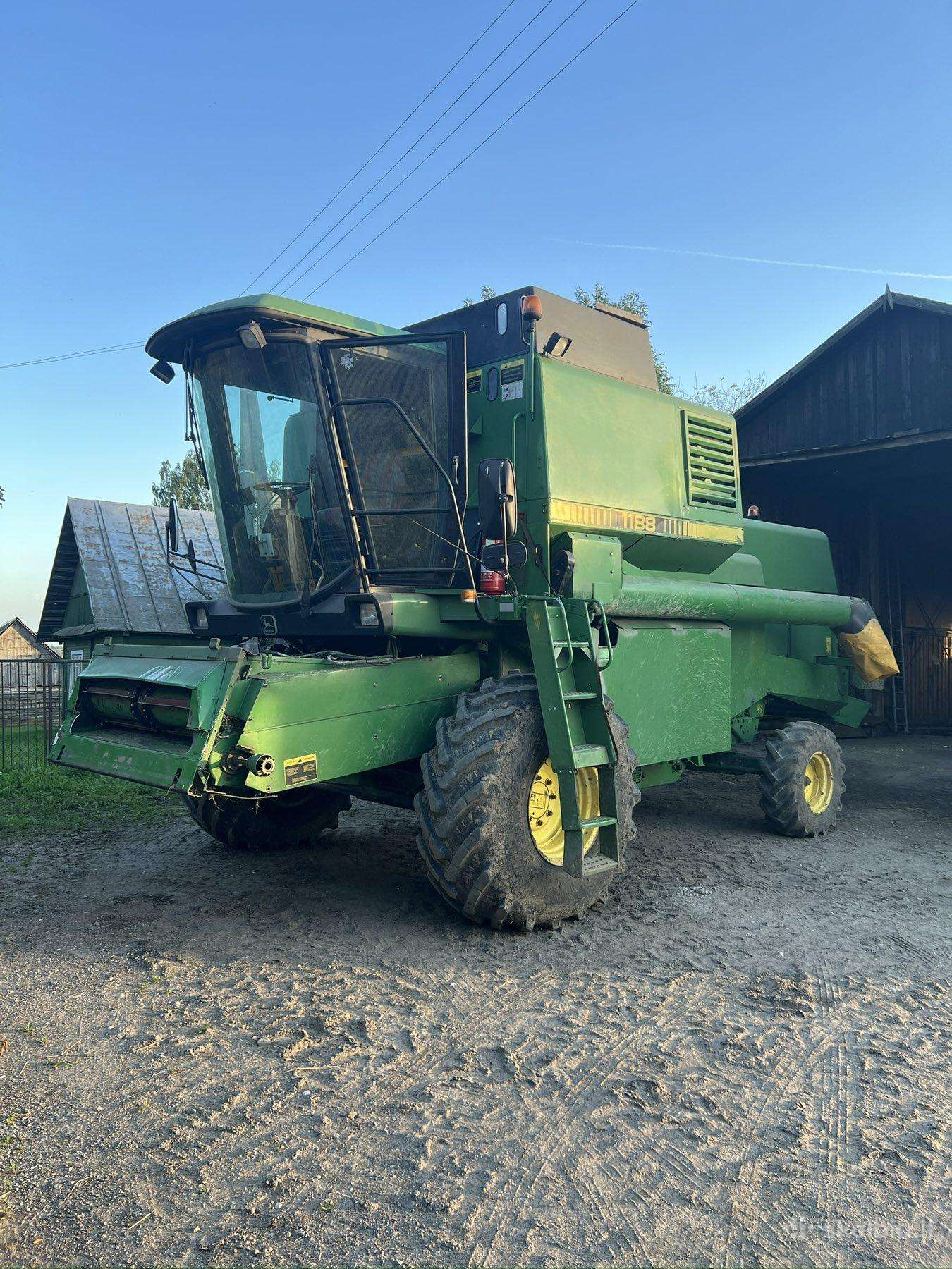 John Deere 1177, combine harvesters