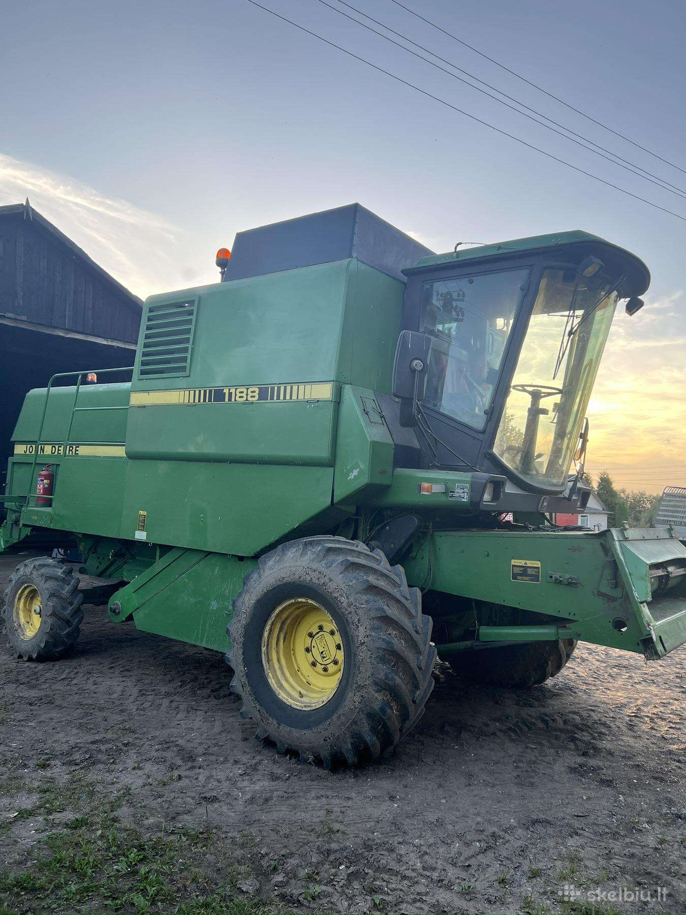 John Deere 1177, combine harvesters