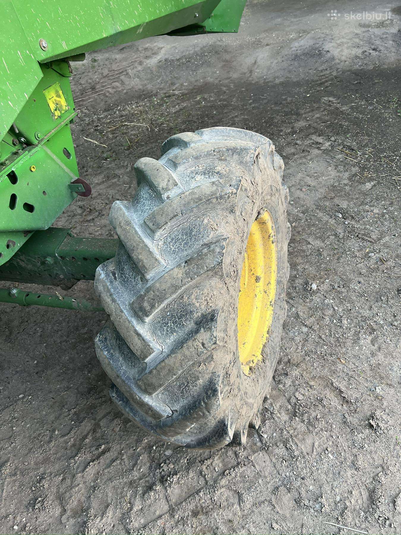 John Deere 1177, combine harvesters