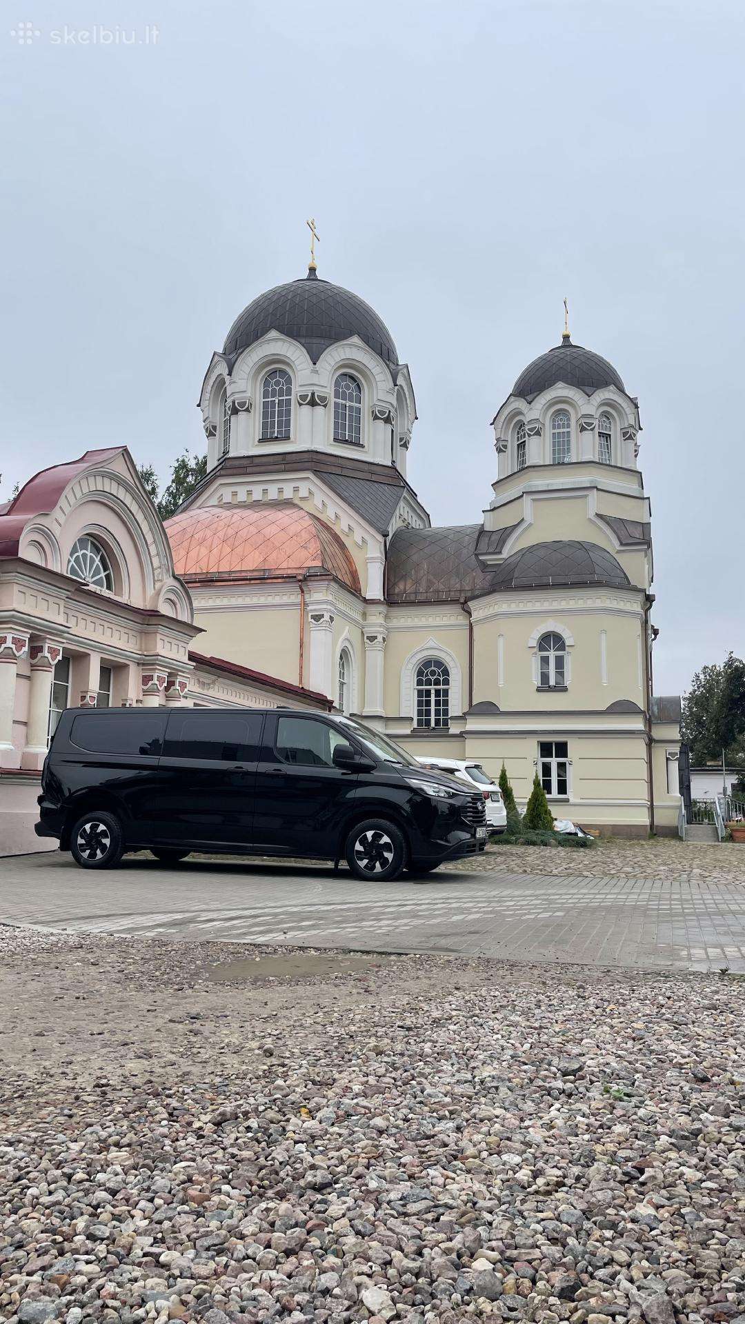 Keleivių pervežimas su vairuotoju