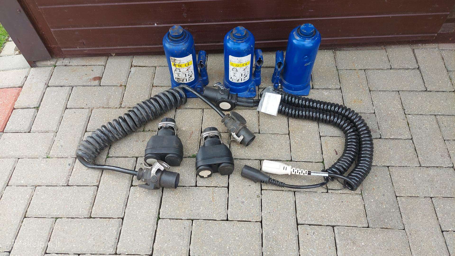 Domkratai ir šviesu ir Ebs kabeliai