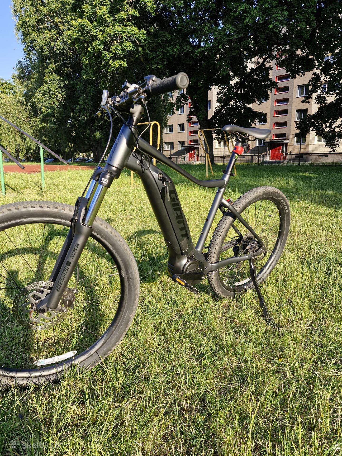 Parduodu el.kalnų dviratį Giant