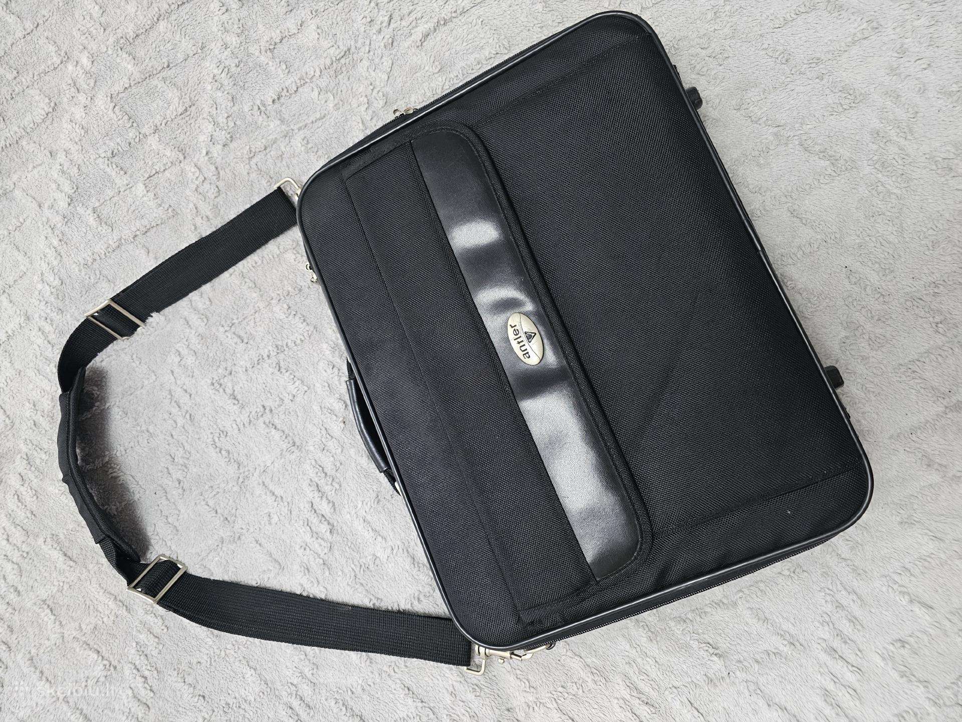 Antler Laptop Travel Bag 17col.