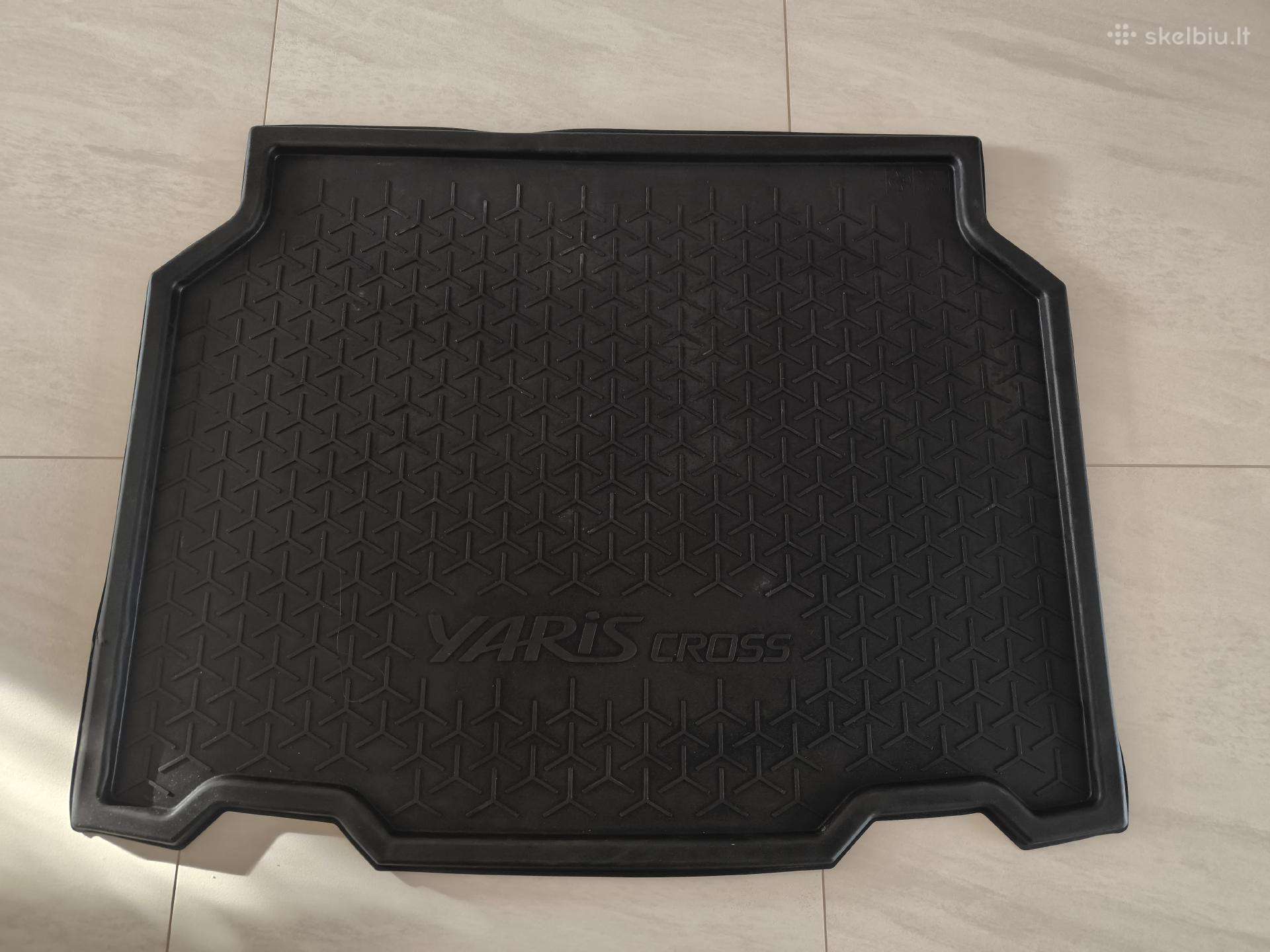 Toyota Yaris Cross bagažinės kilimas