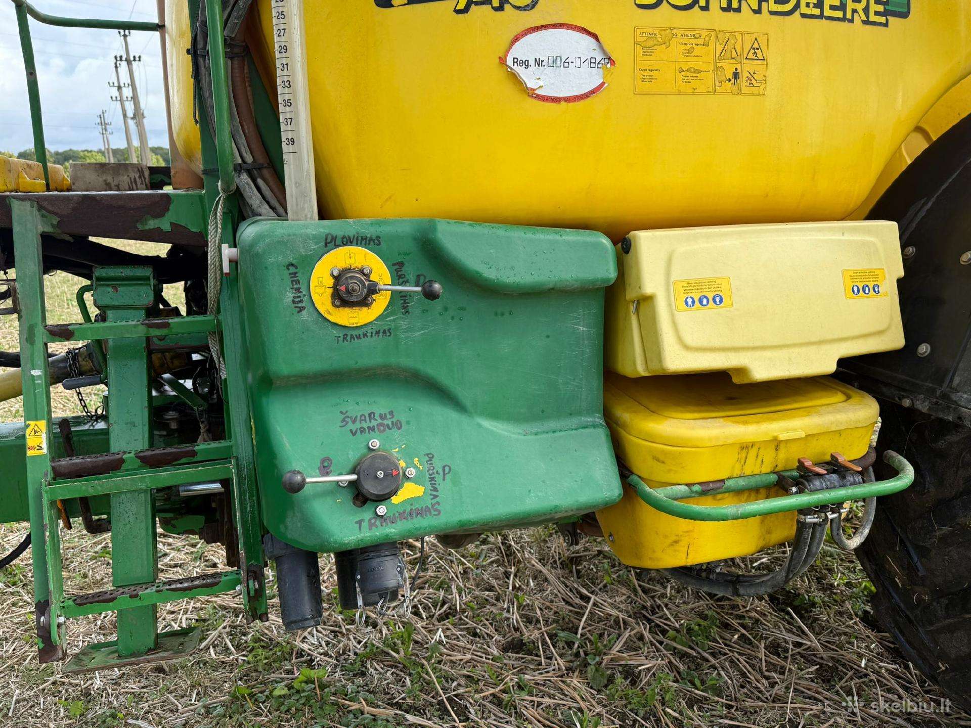 John Deere 740, purkštuvai