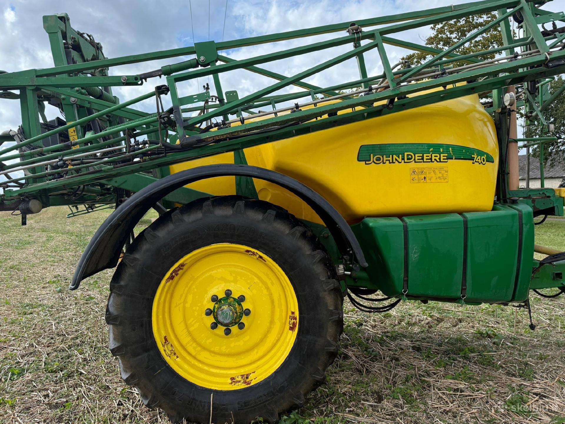 John Deere 740, purkštuvai