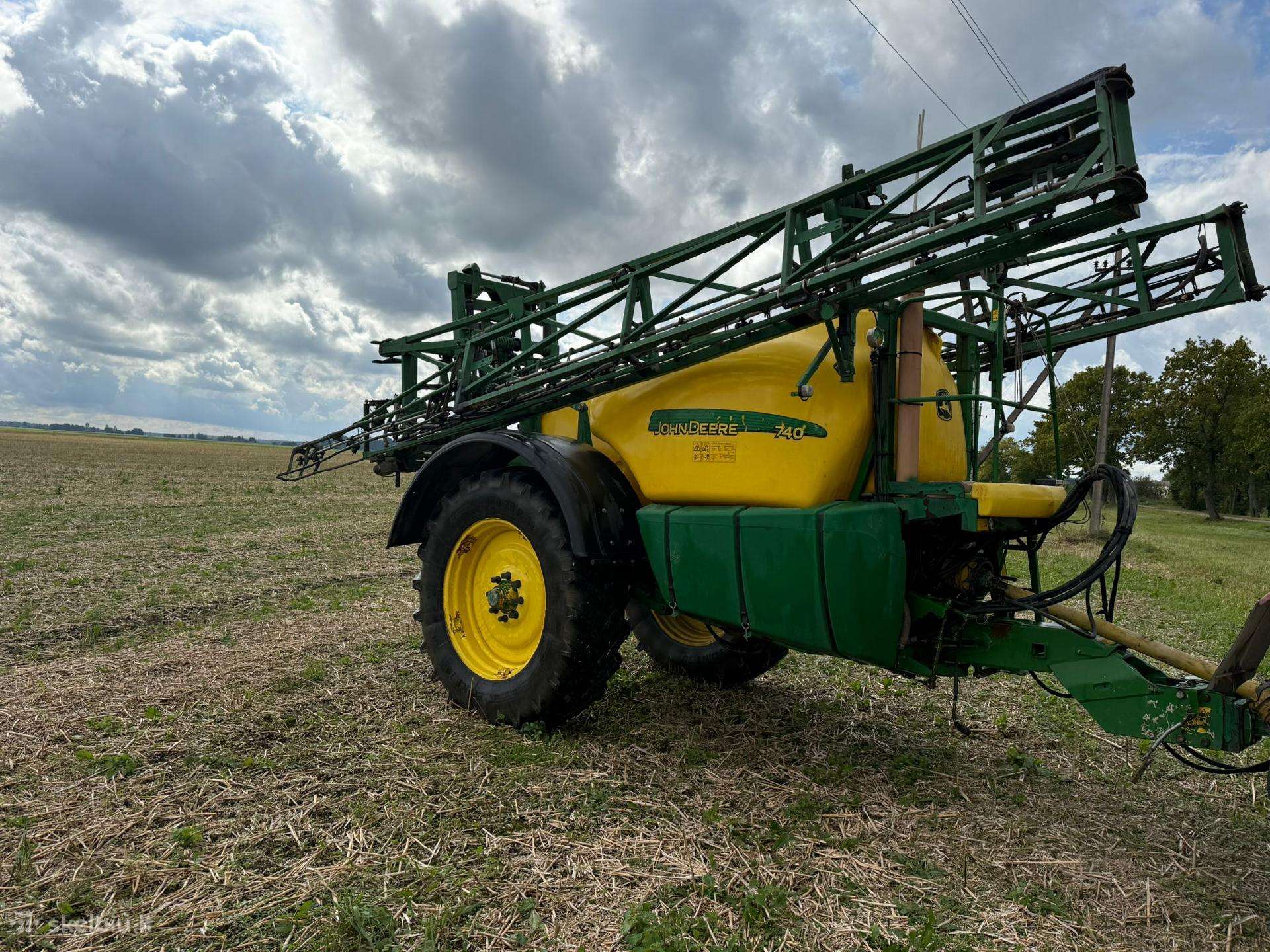 John Deere 740, purkštuvai