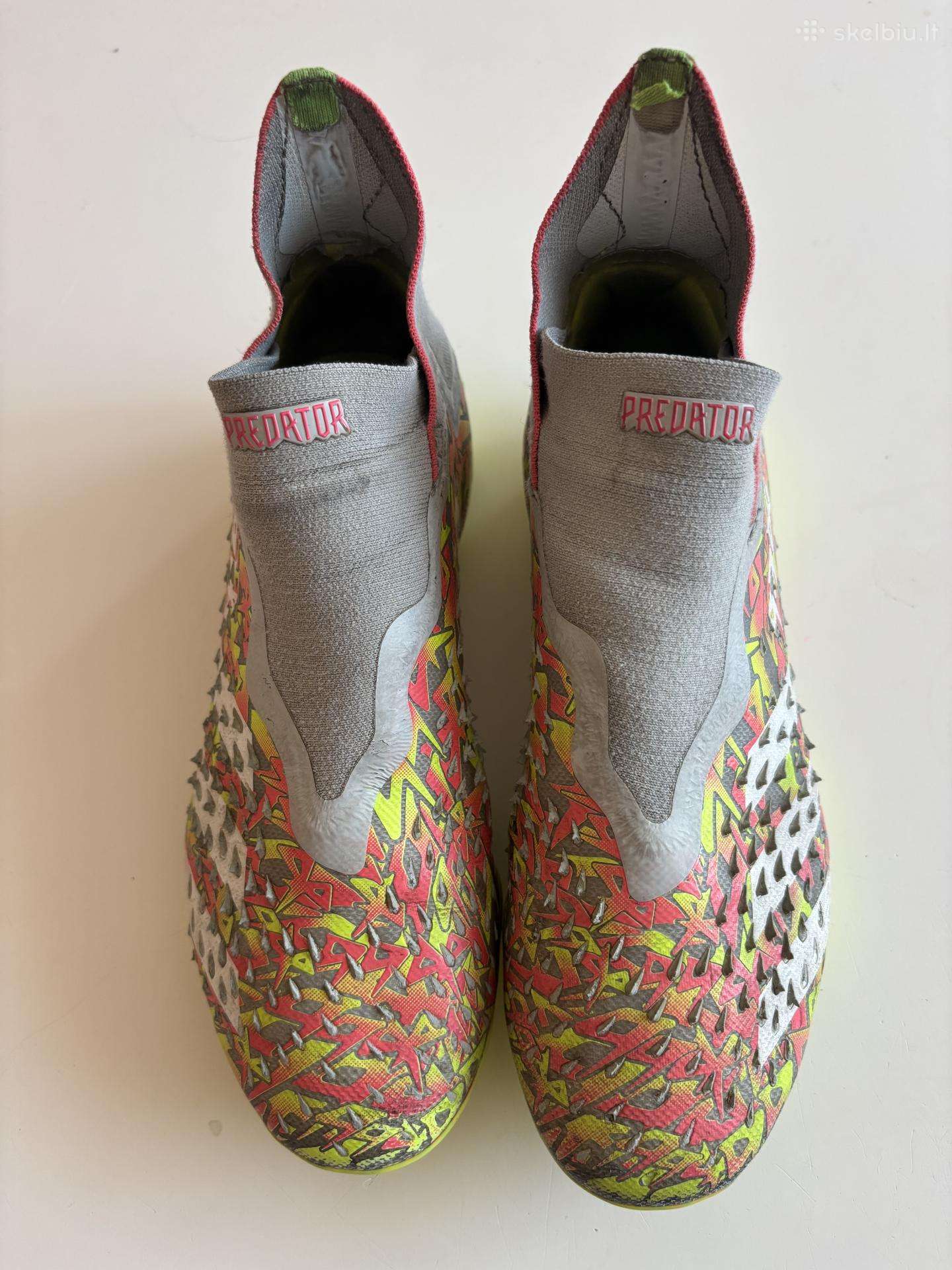 Futbolo bateliai Adidas Predator Freak 36 dydžio