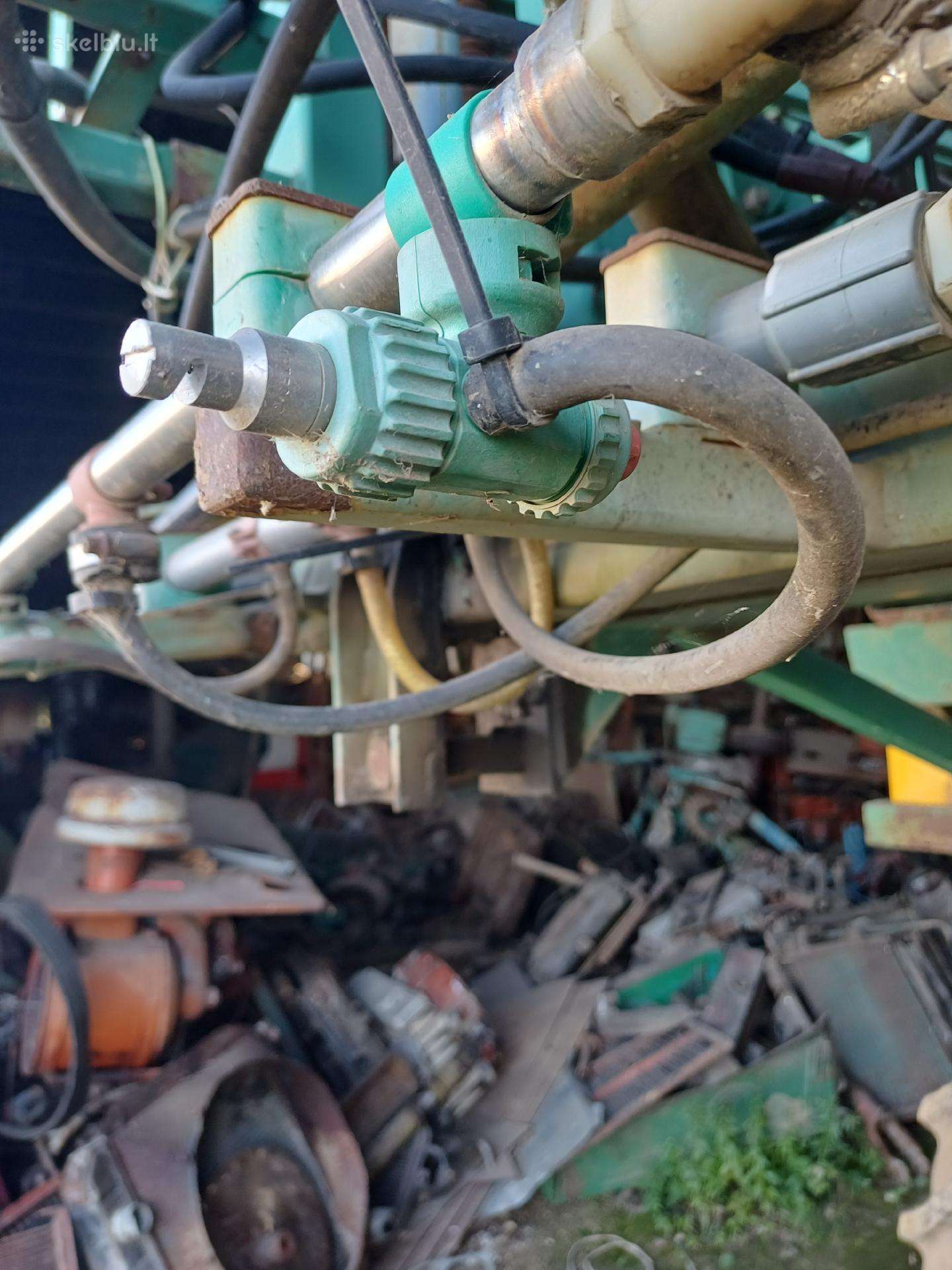 Atlas 2500, sprayers