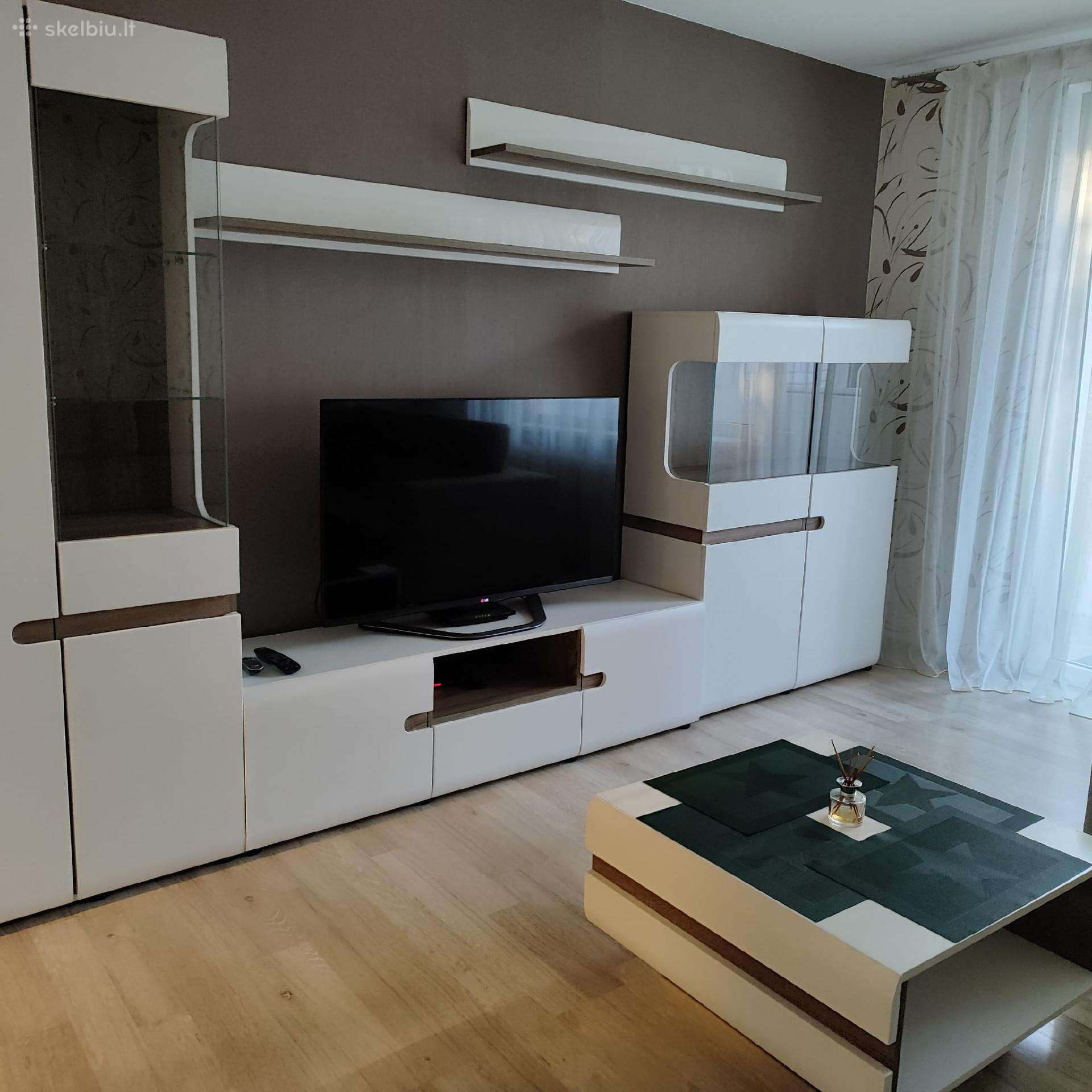 Išnuomojamas tvarkingai įrengtas 2 kambarių