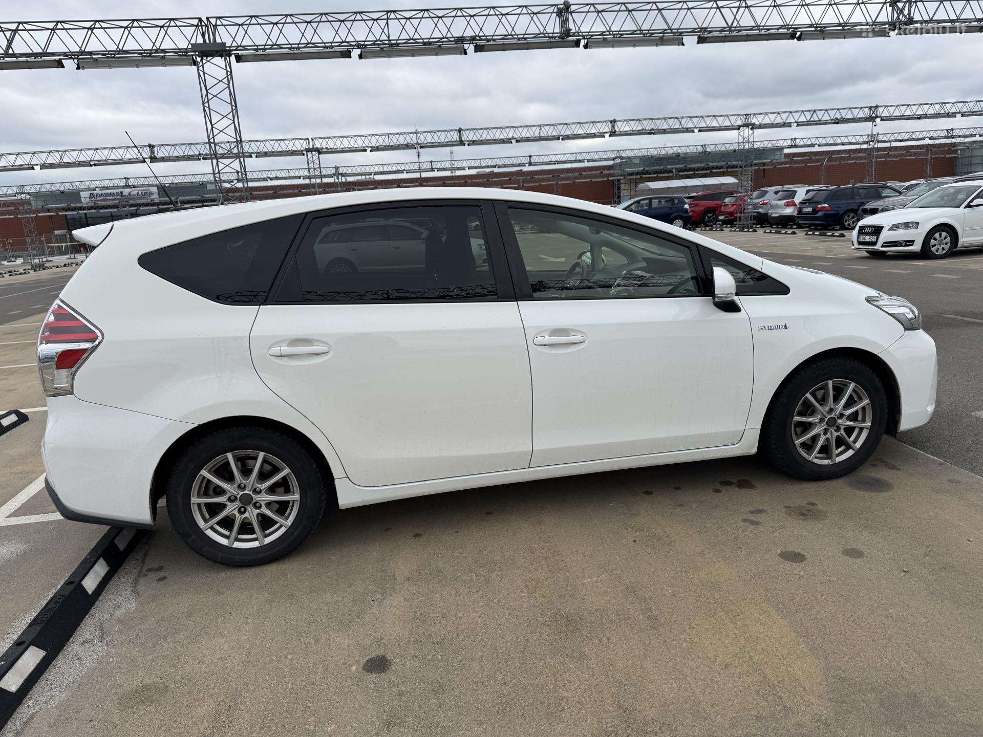 Toyota Prius+, Минивэн