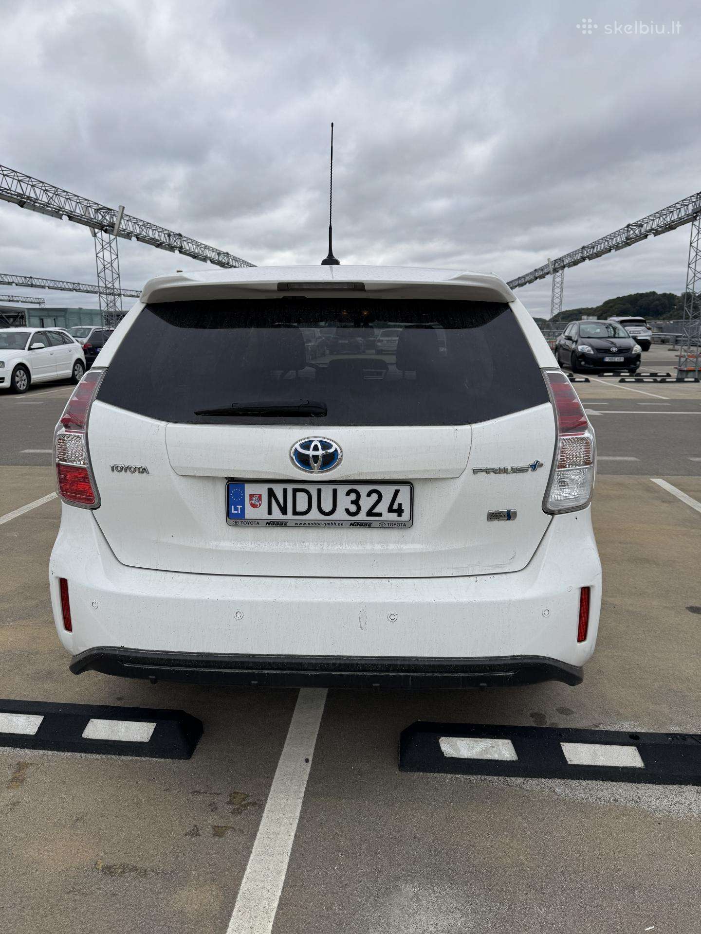 Toyota Prius+, Минивэн