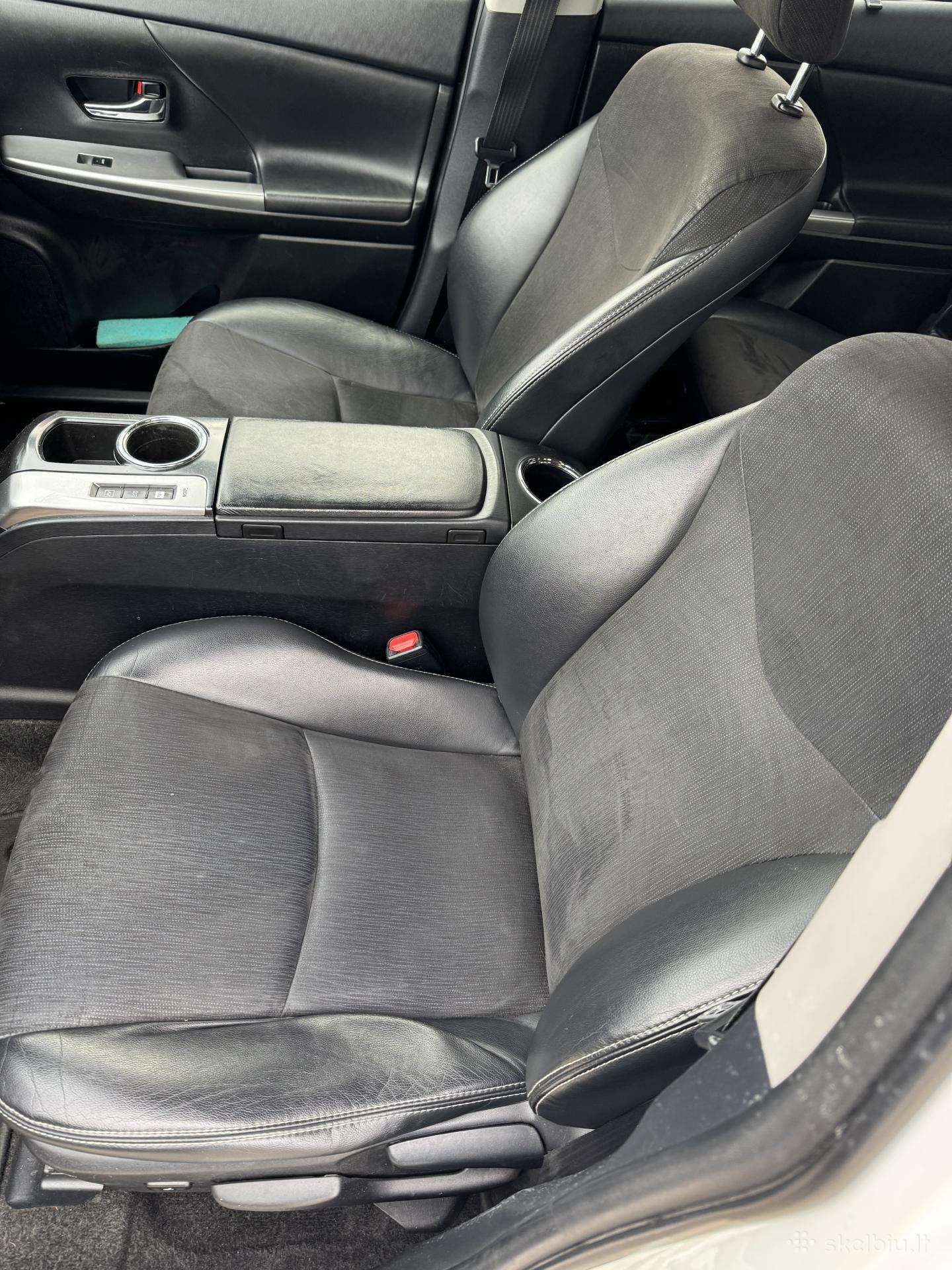 Toyota Prius+, Минивэн