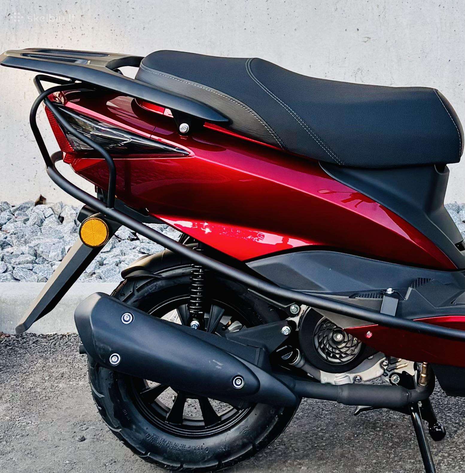 Yamaha Cygnus 49cc, scooters / mopeds