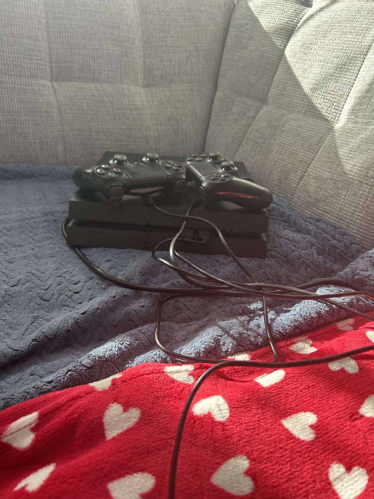Parduodu Ps4