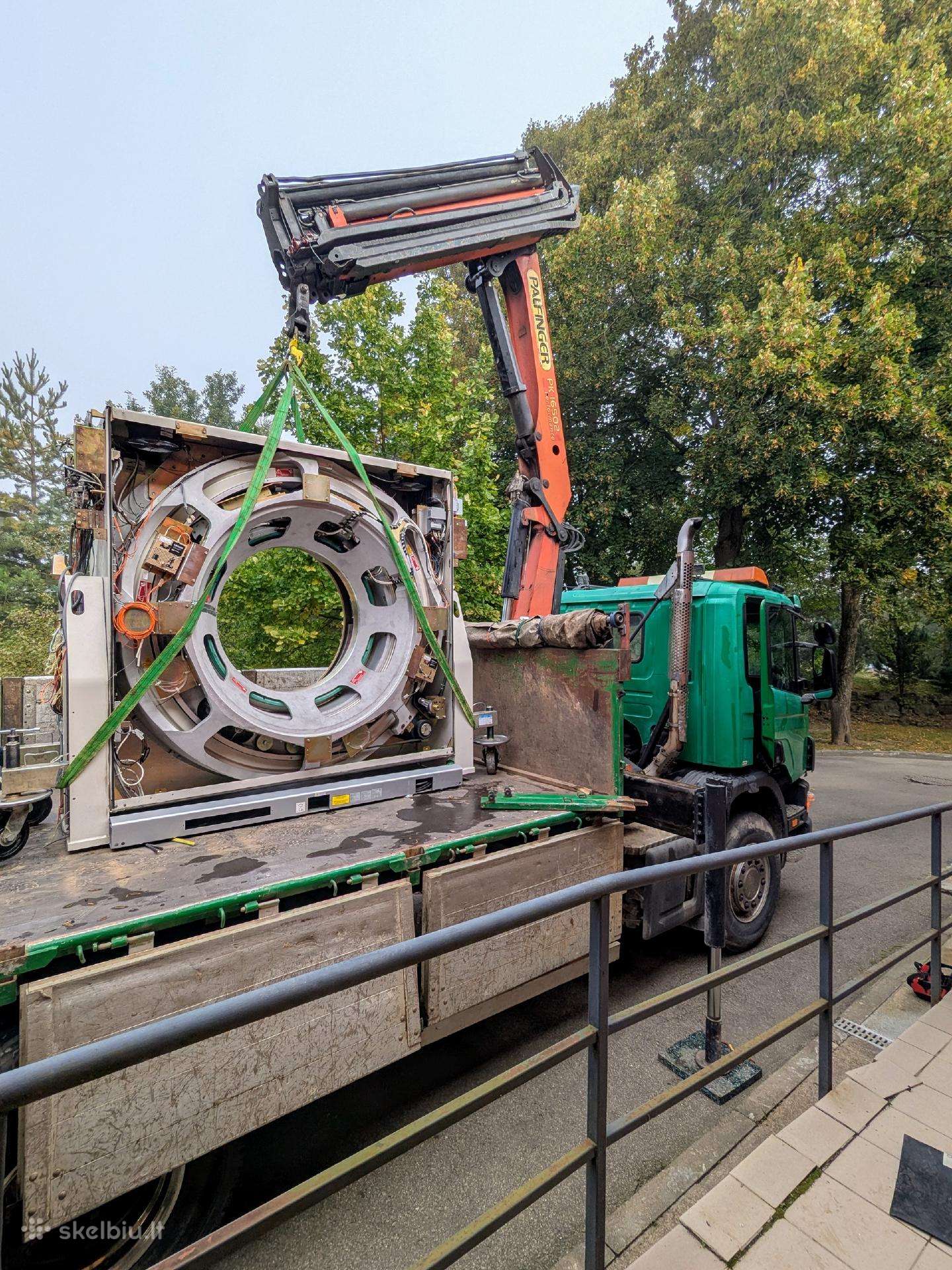 Savivartis fiskaras greiferis pervežimo paslaugos