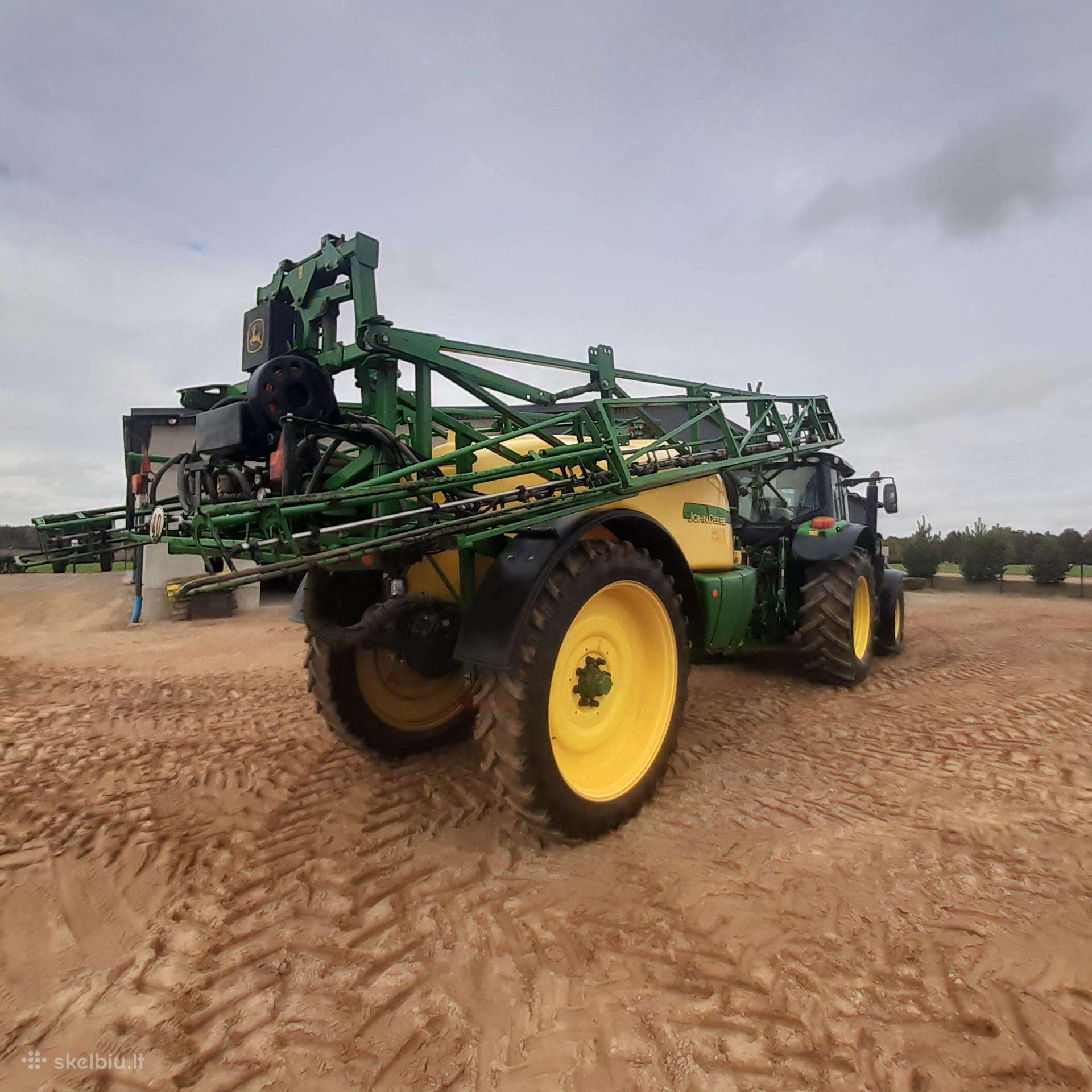 John Deere 740, purkštuvai