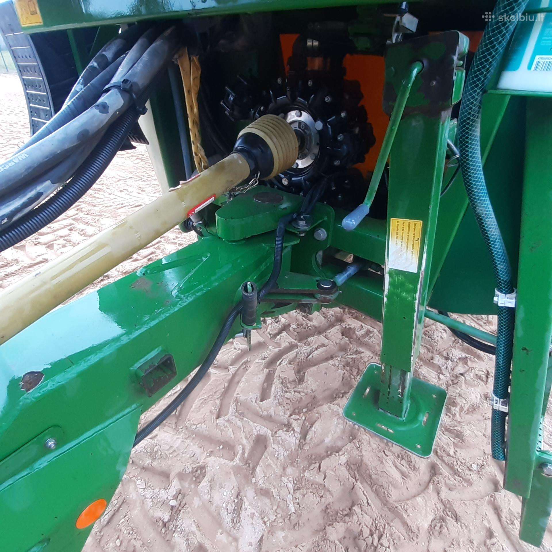 John Deere 740, purkštuvai