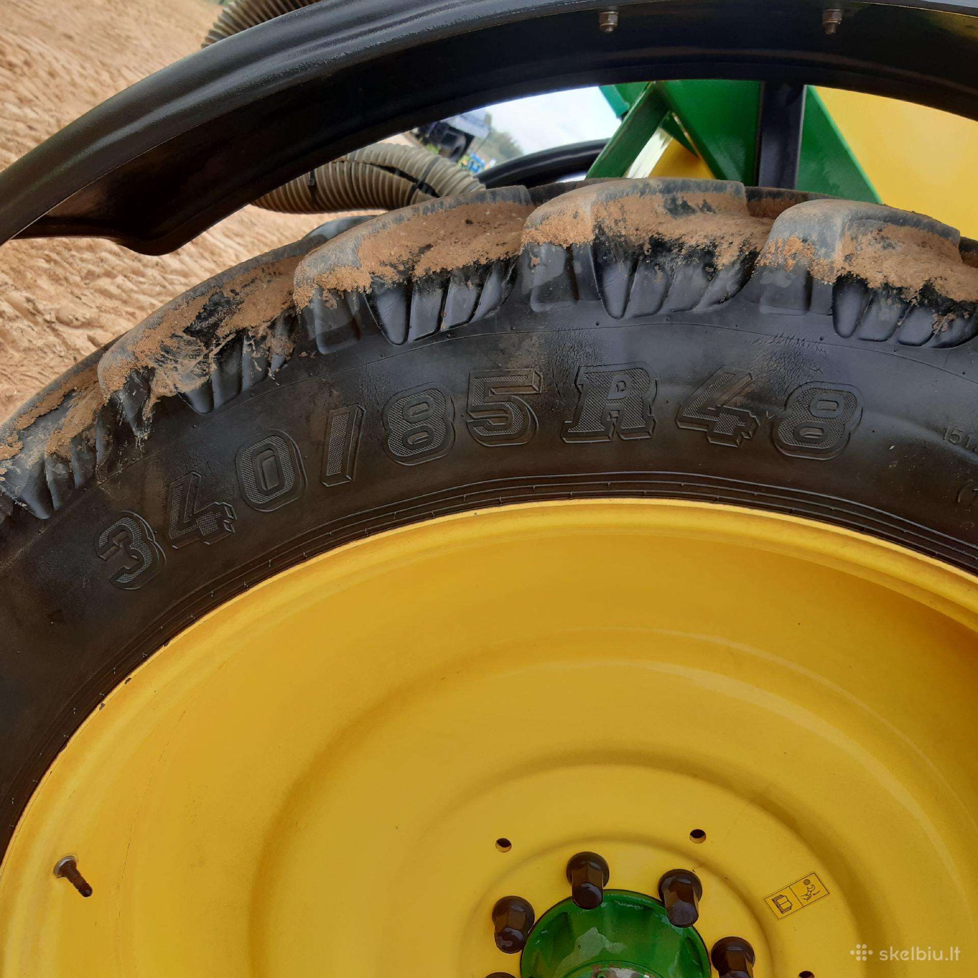John Deere 740, purkštuvai
