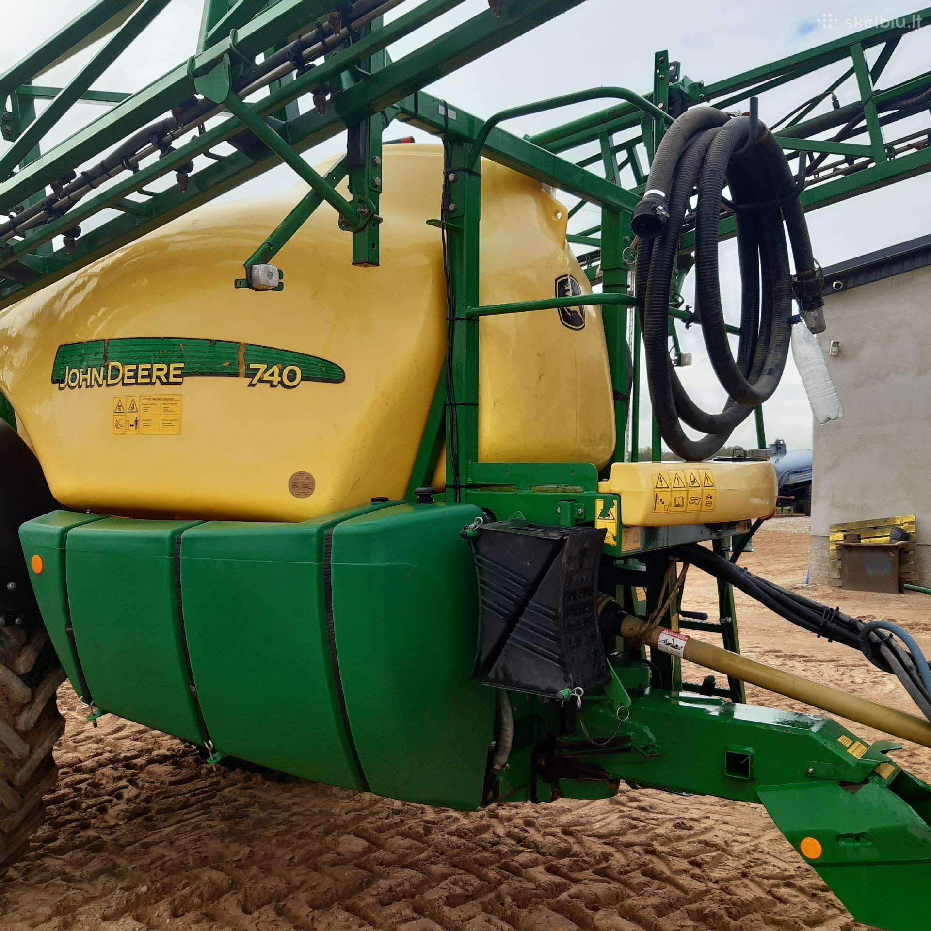 John Deere 740, purkštuvai