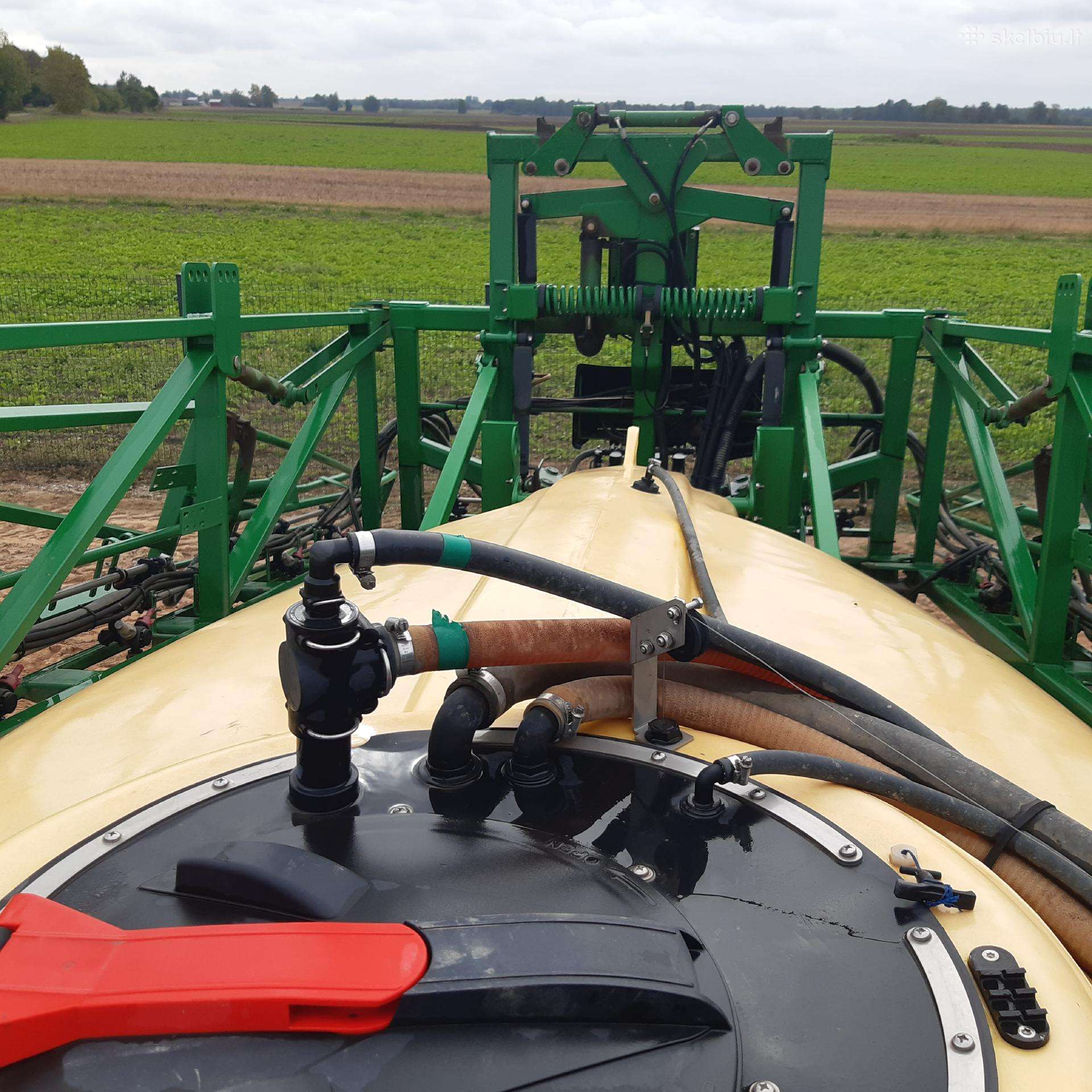 John Deere 740, purkštuvai
