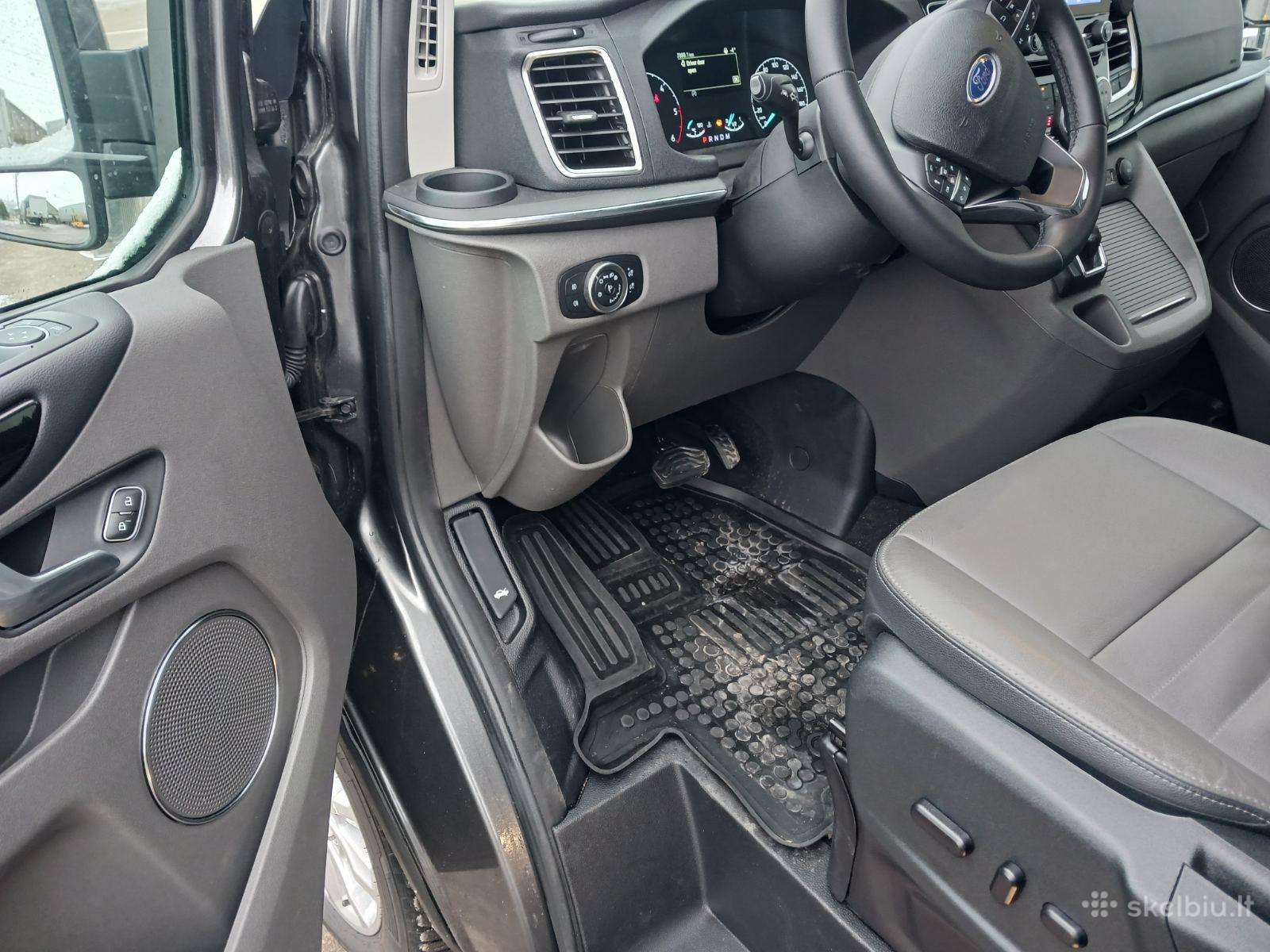 Ford Tourneo Custom, passenger minibus